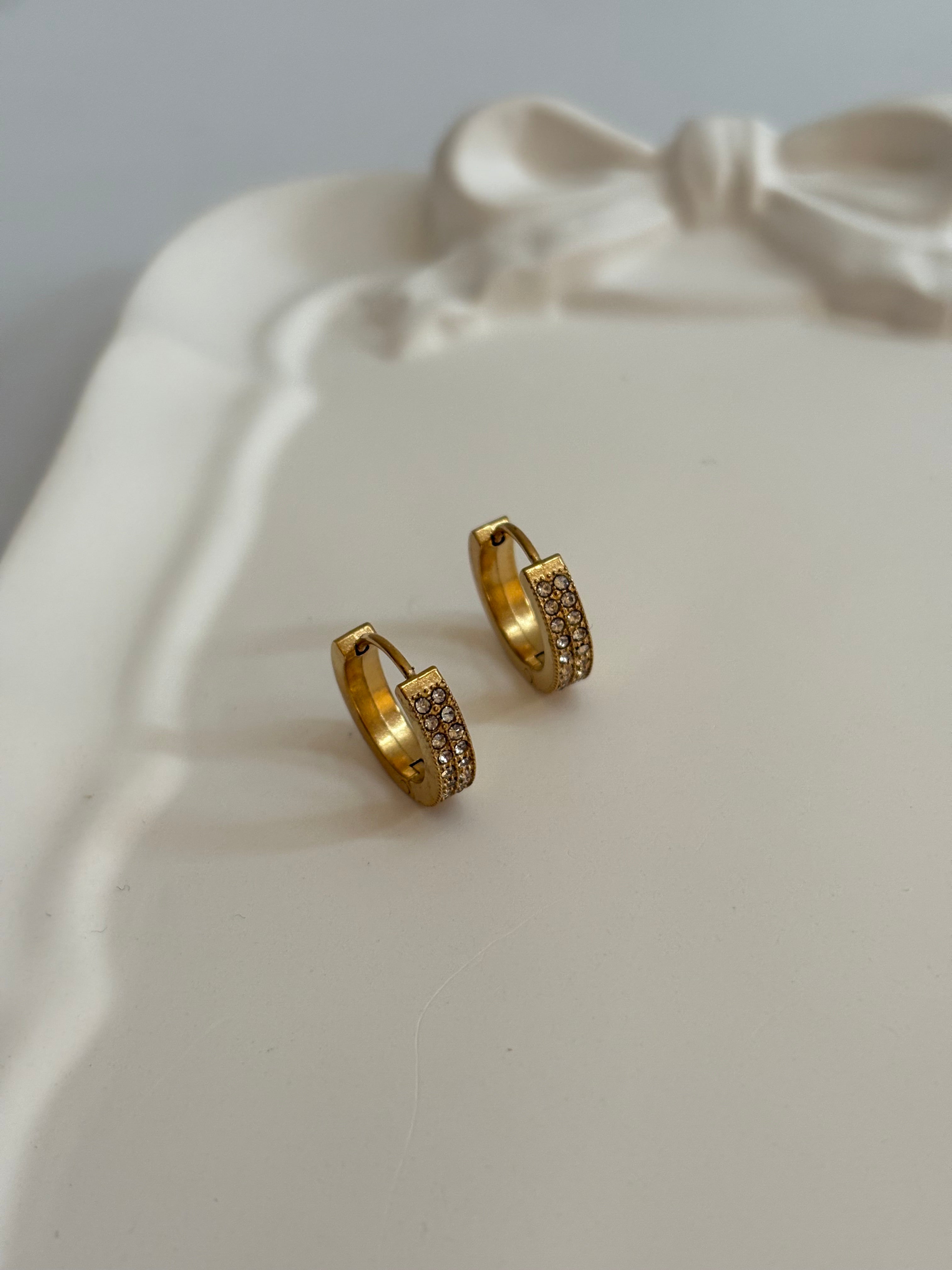 Diva hoops