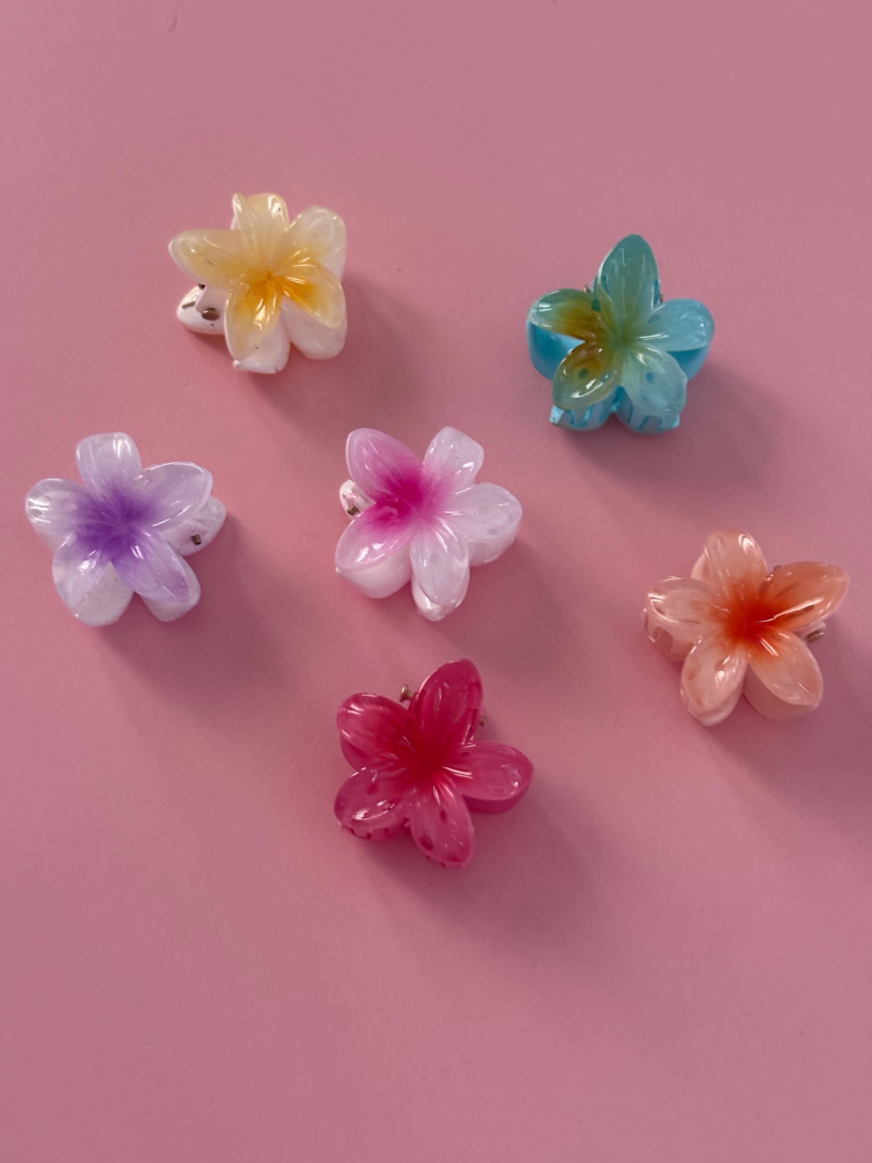 Tiny flower claw