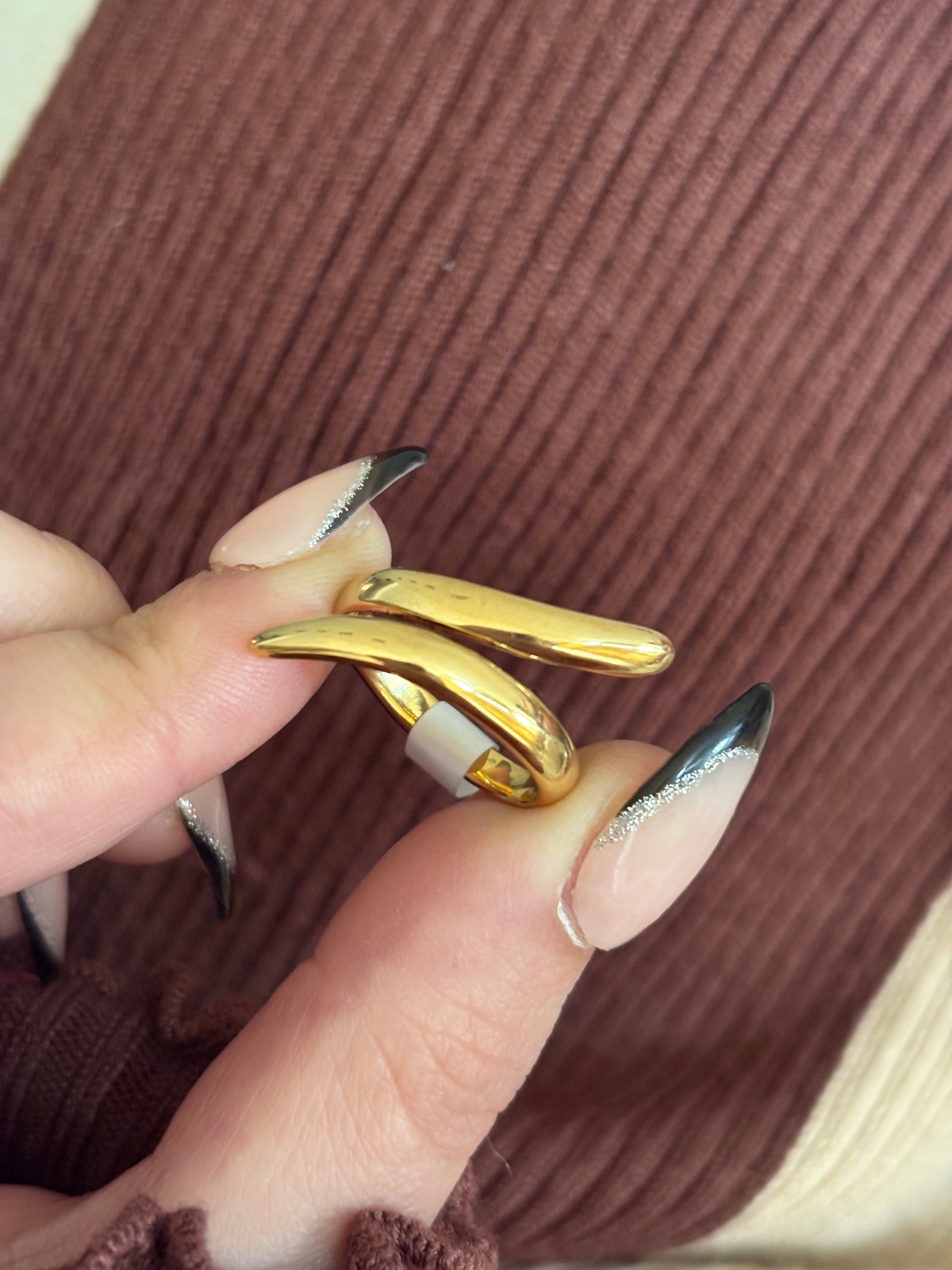 Ruhi ring