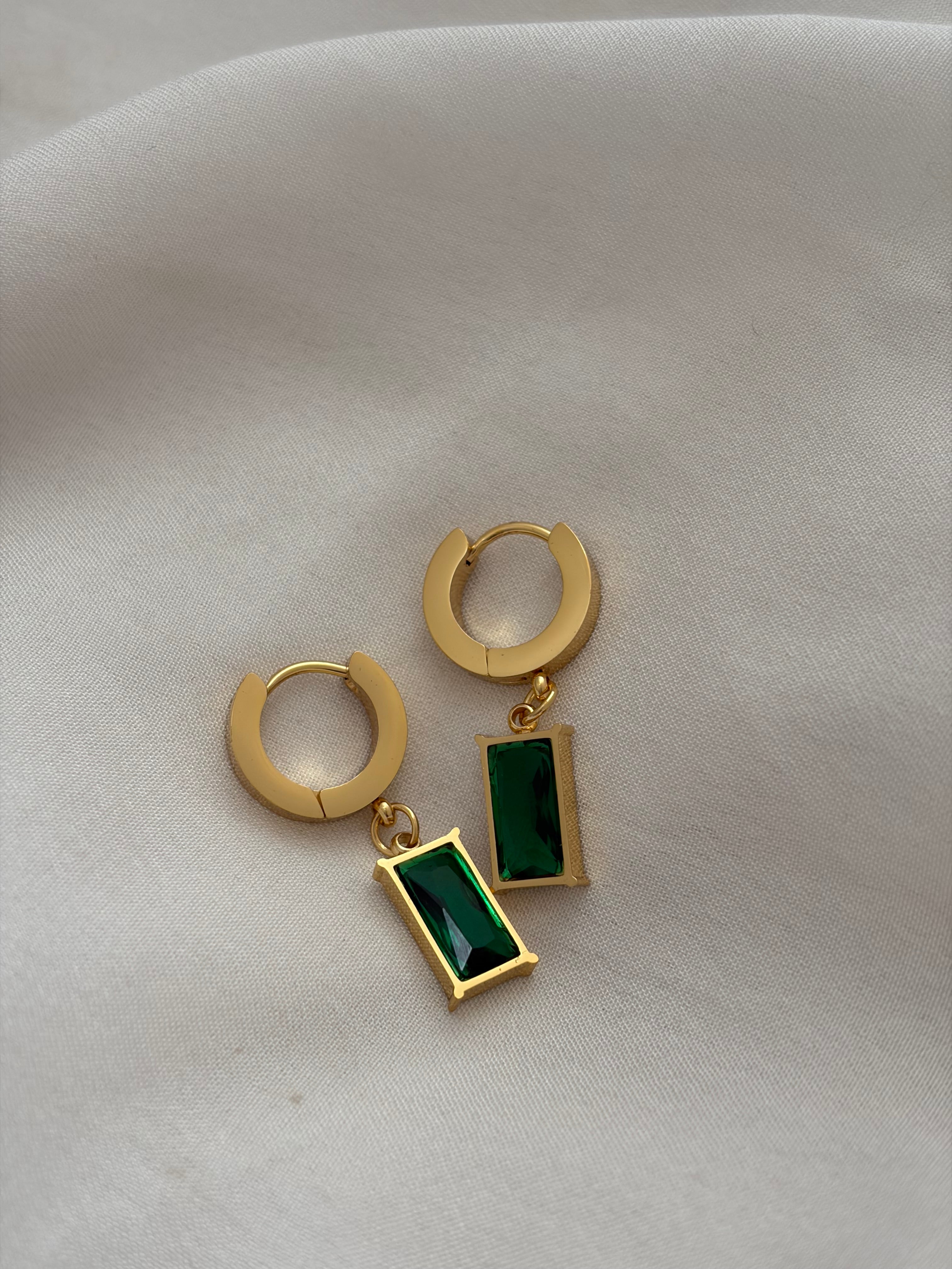Emerald earring
