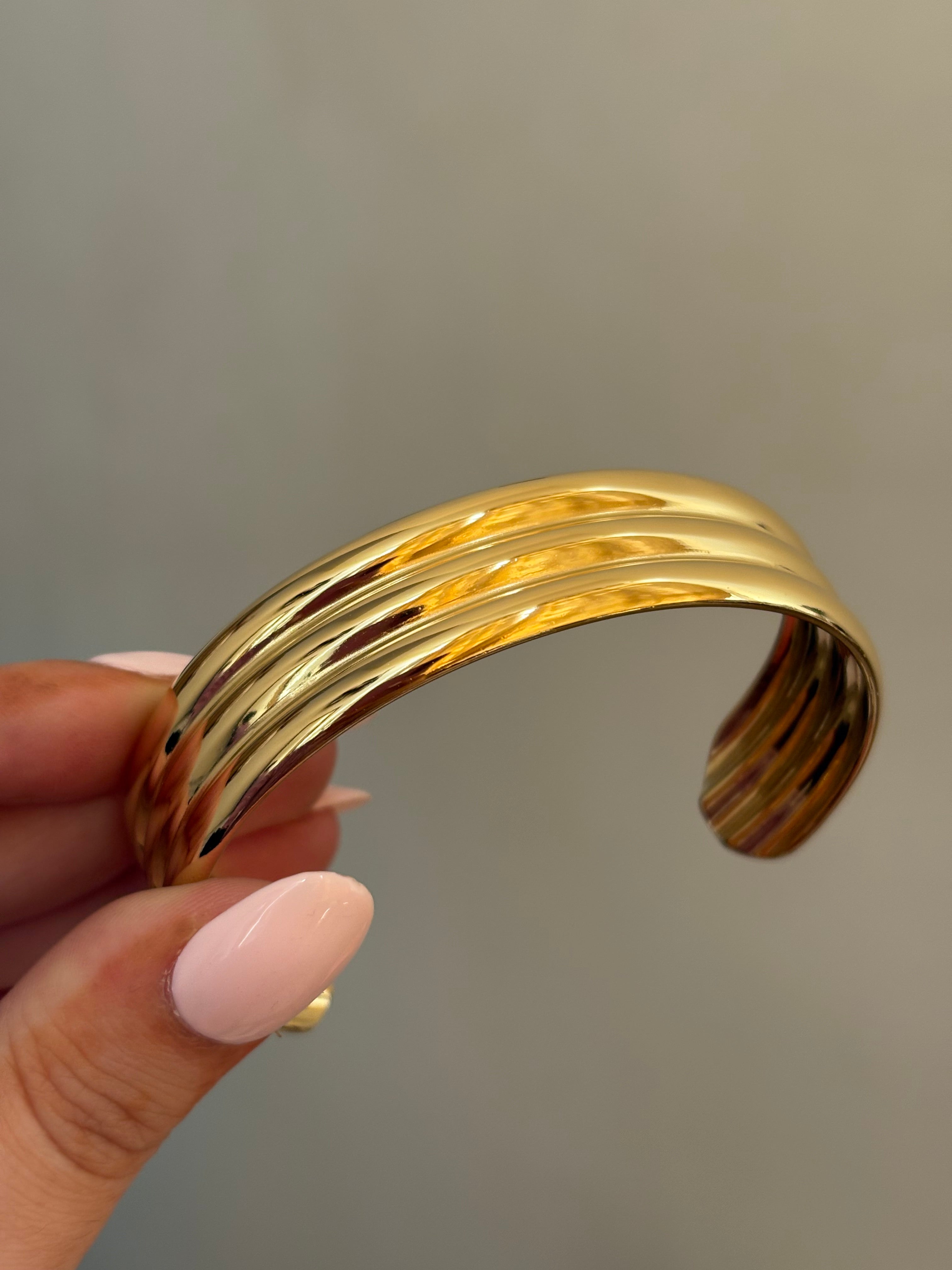 Bold cuff