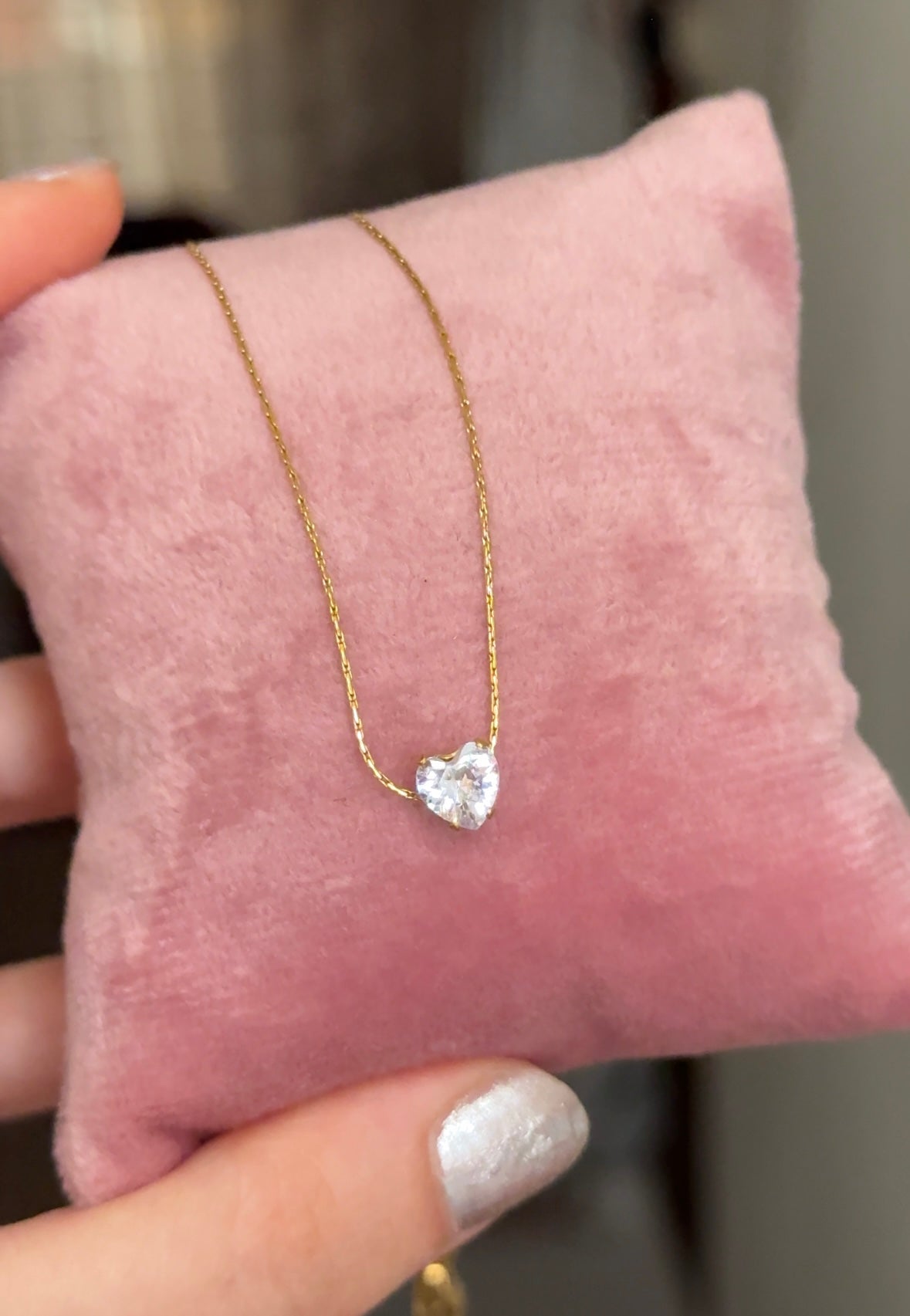 Heart solitaire necklace