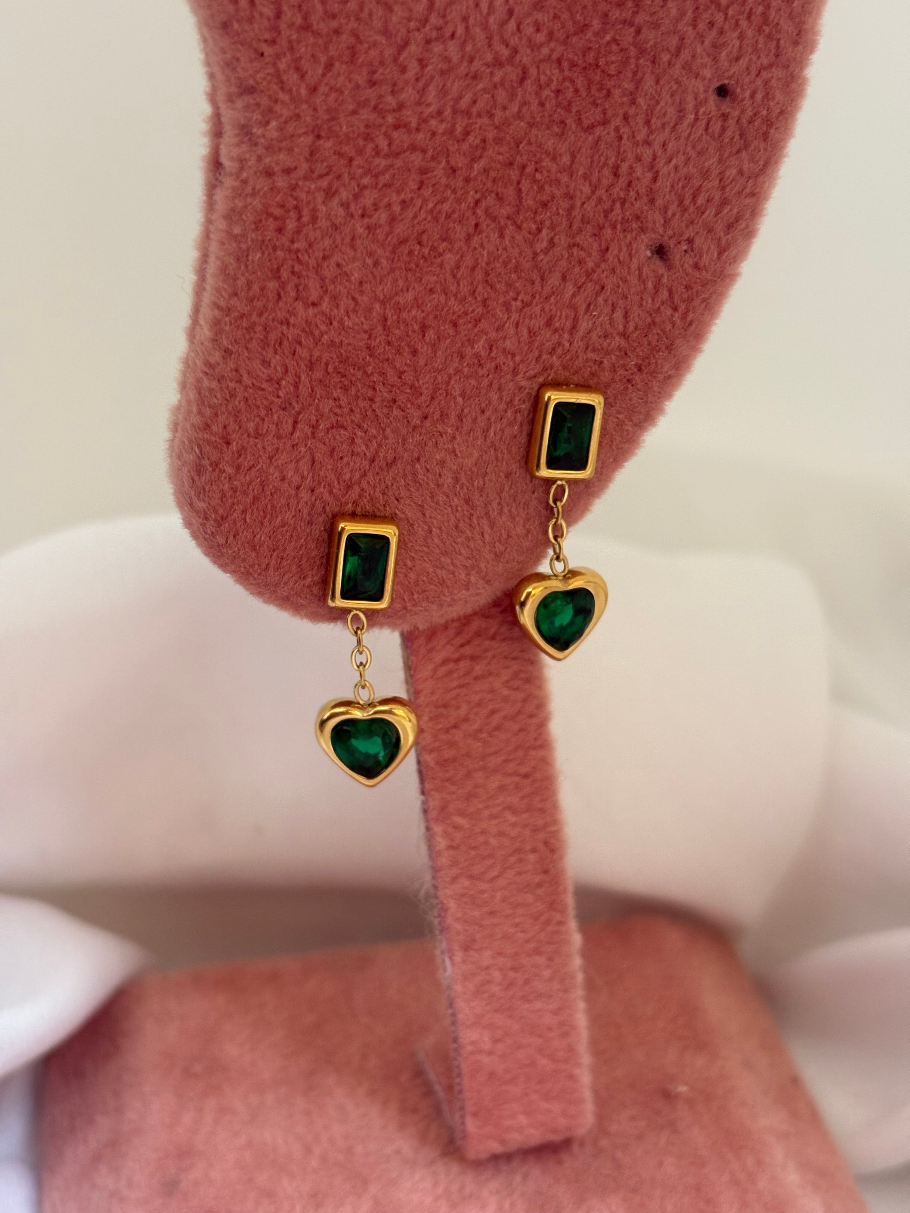 Emerald heart earring