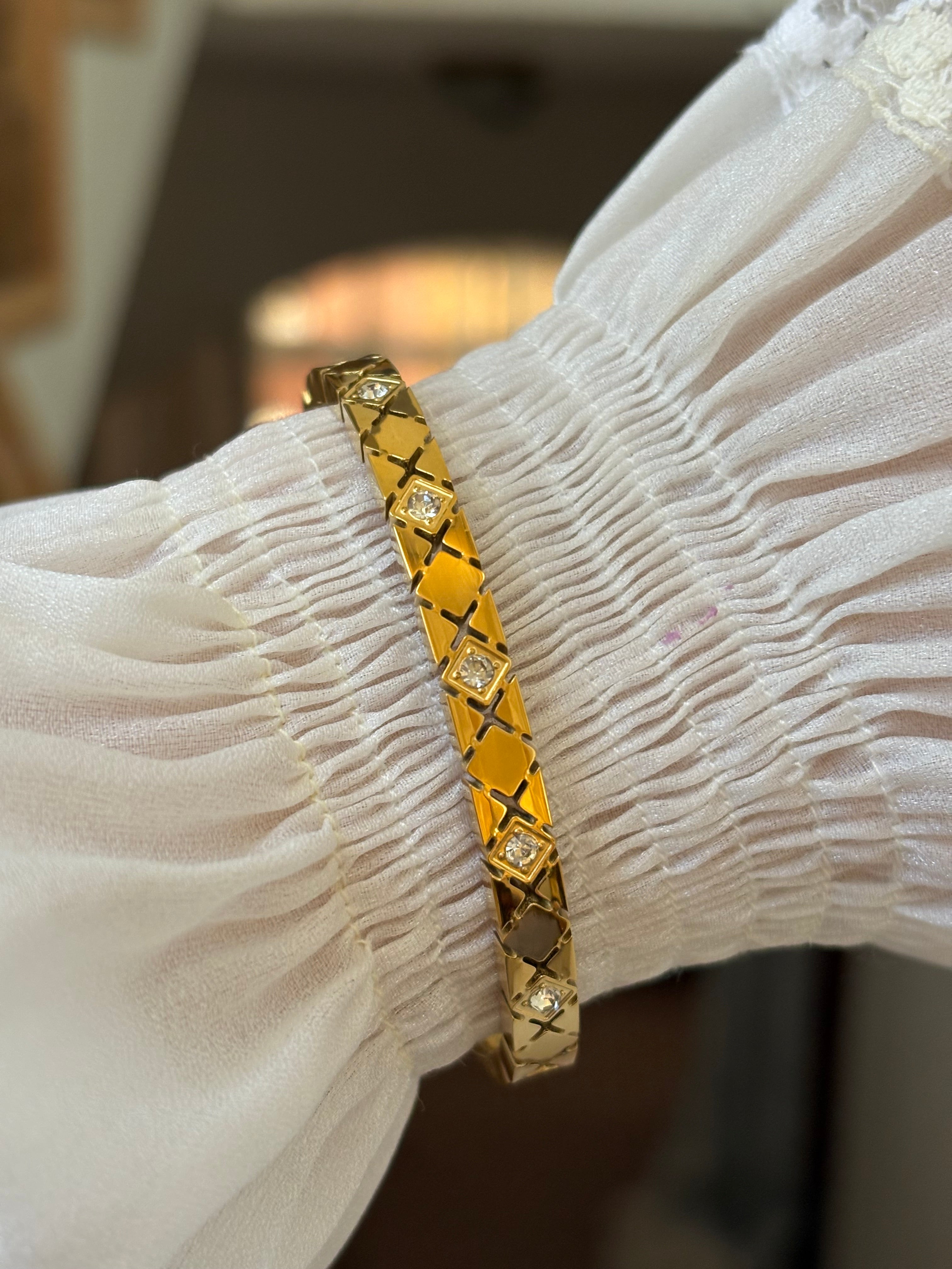 Crisscross bracelet