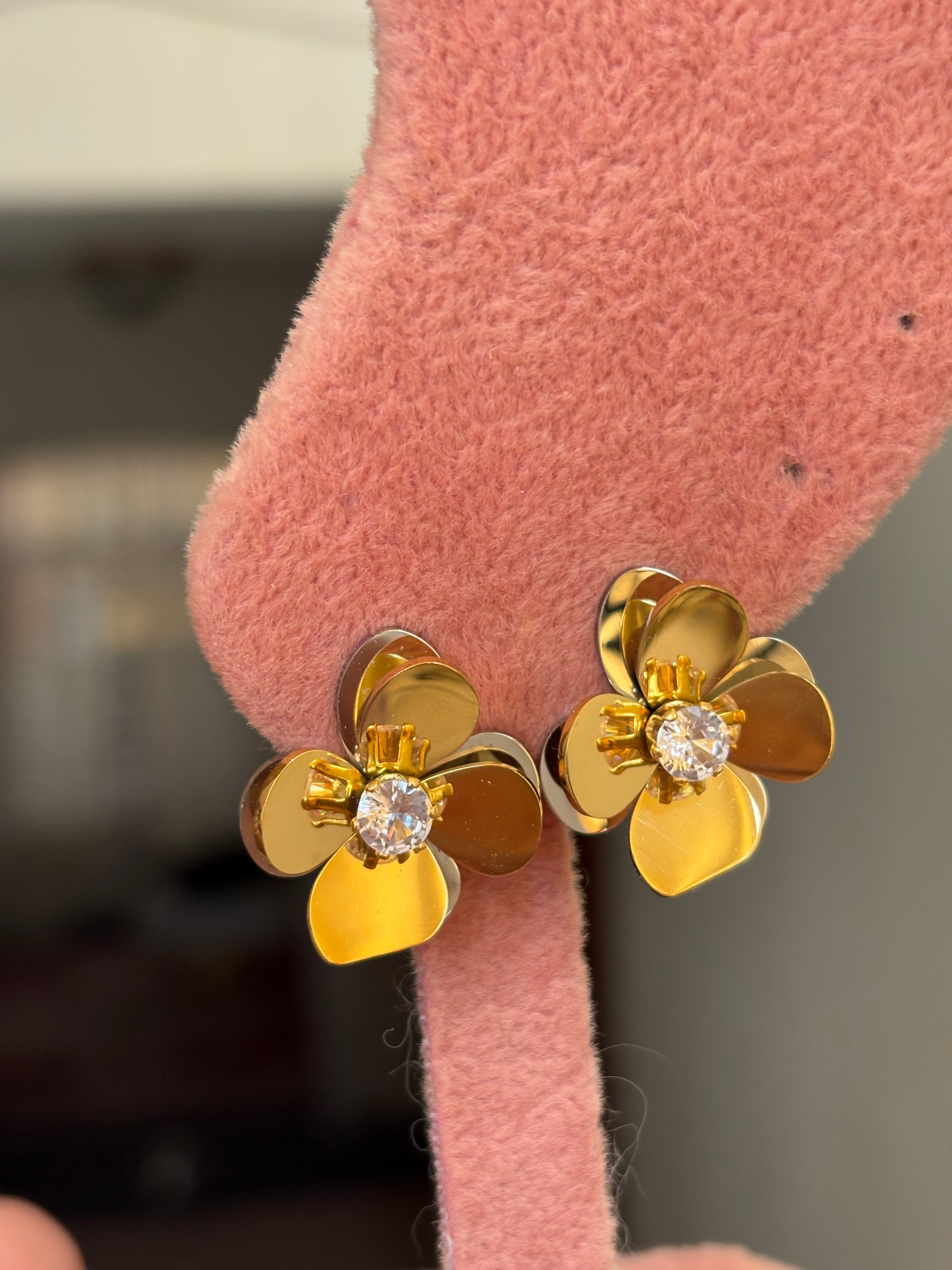 Dual tone earring