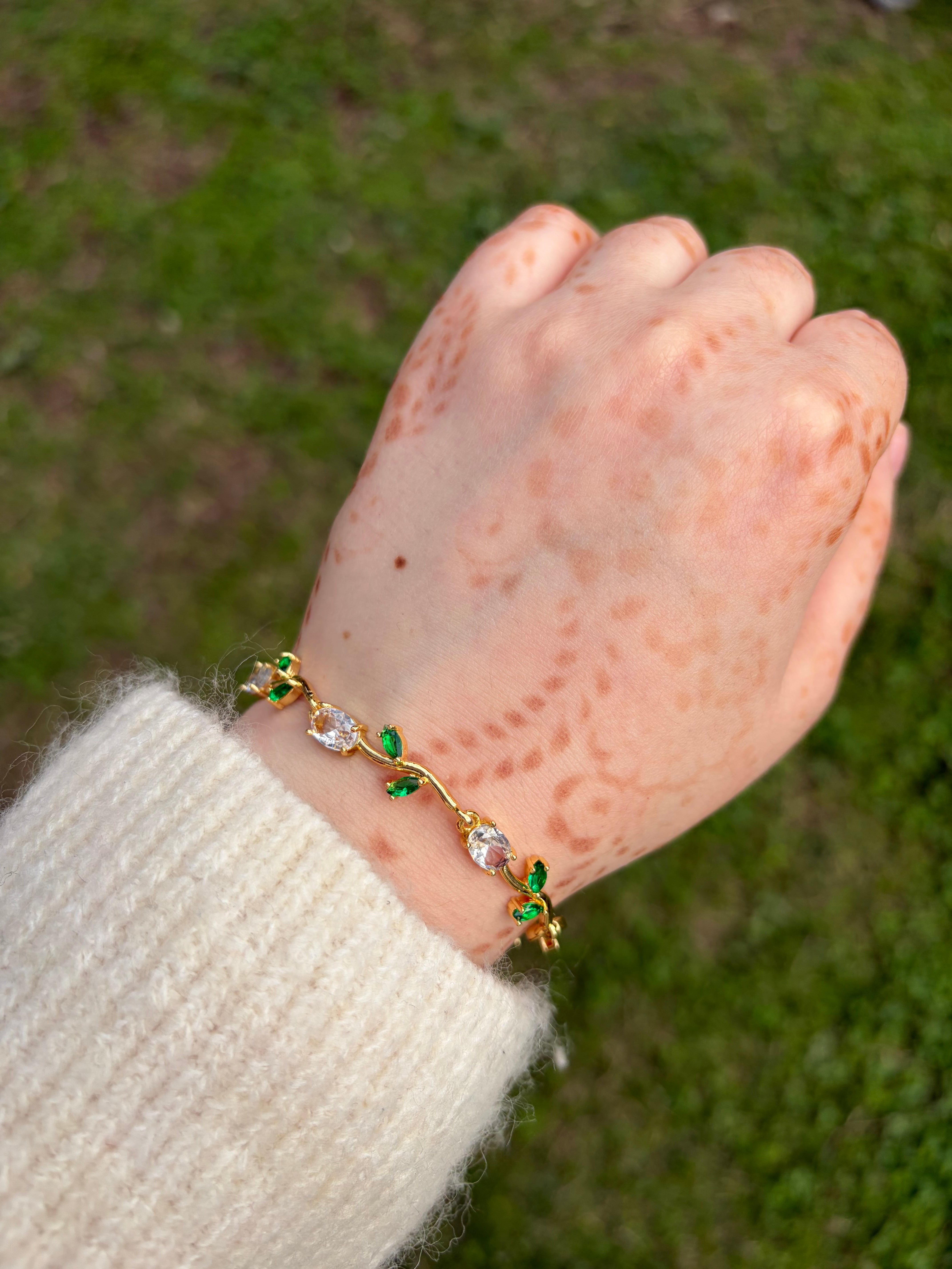 Tulip bracelet (gold with leaves)