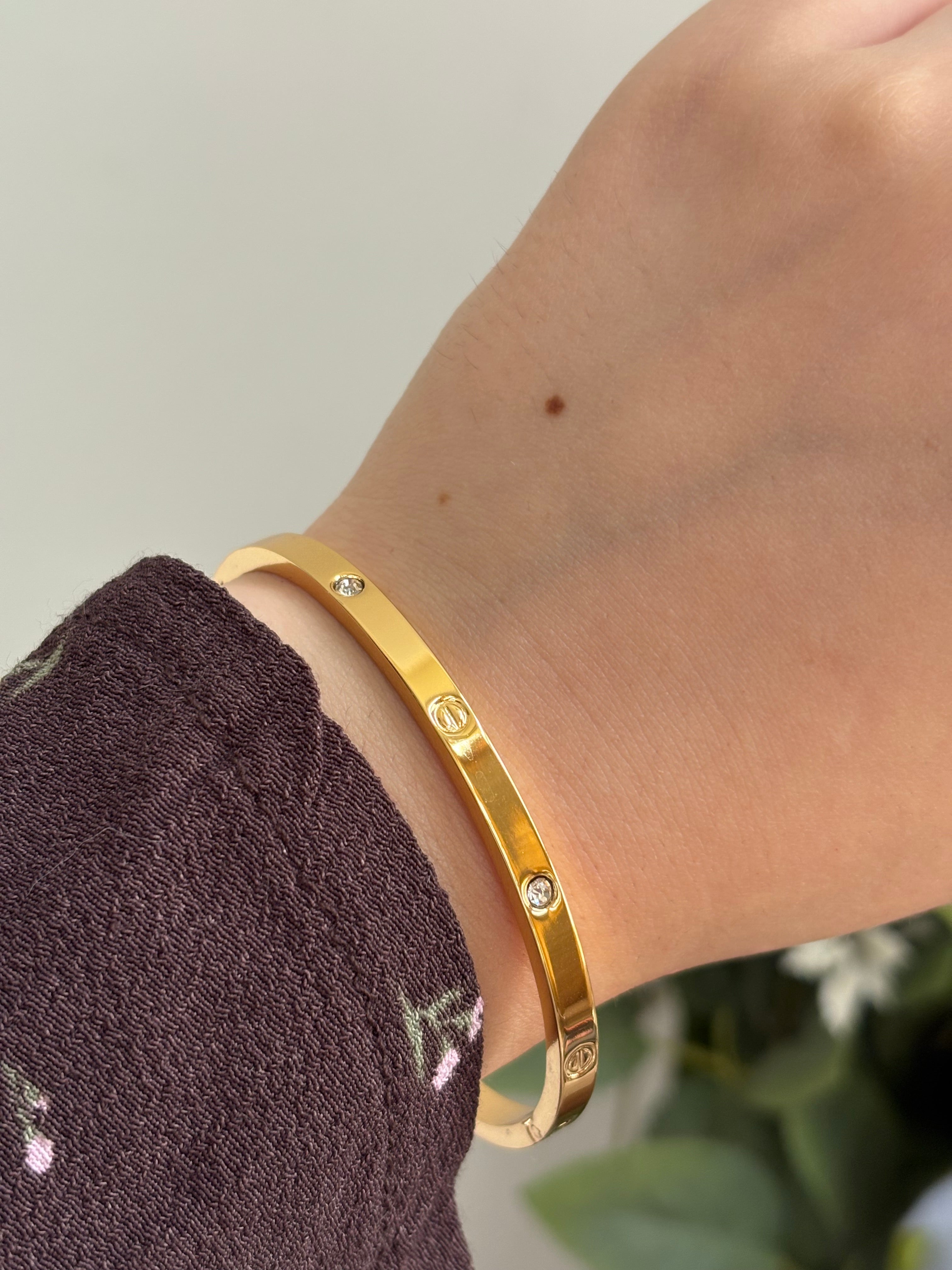 Thin love band