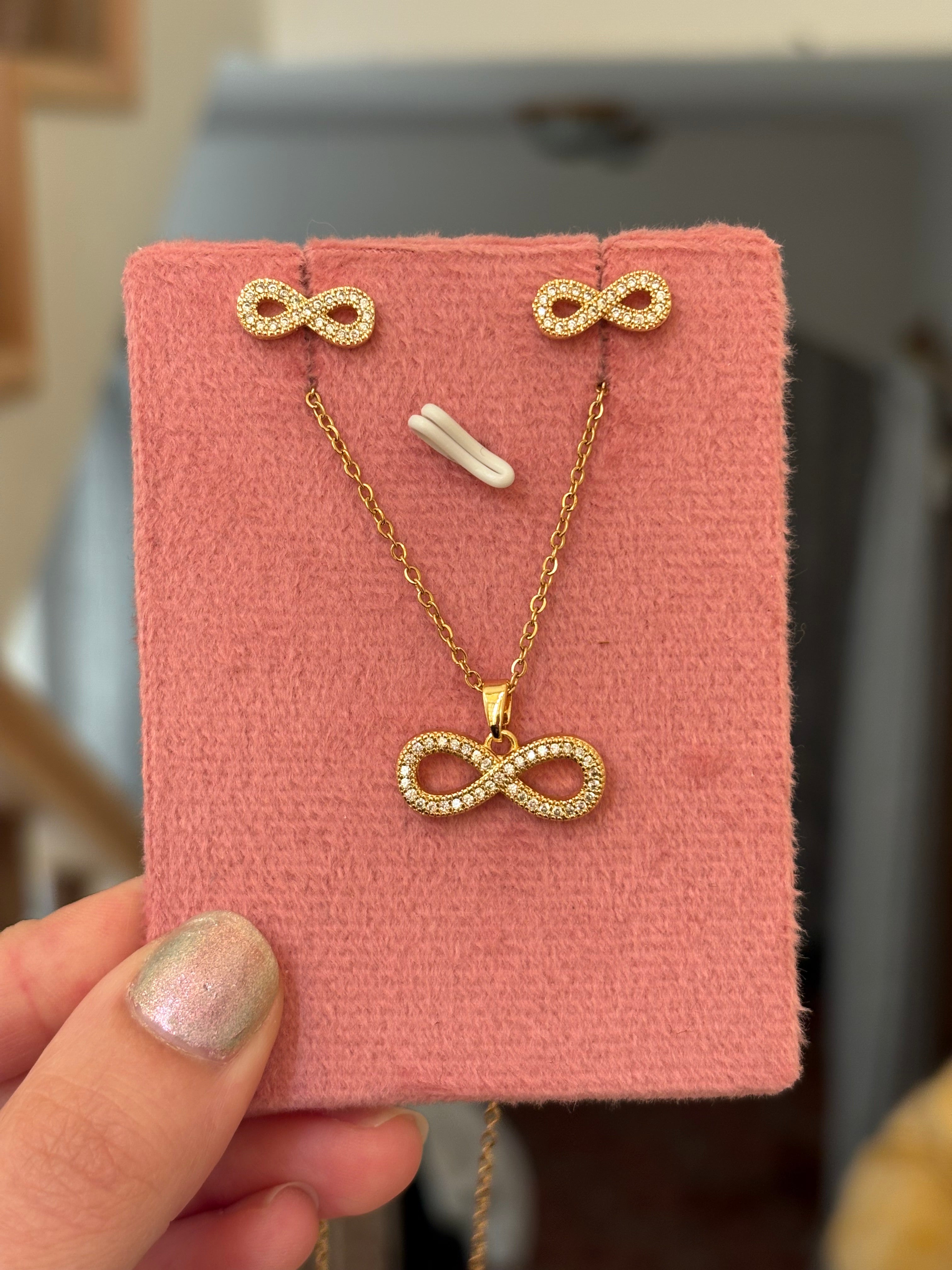 Infinity set