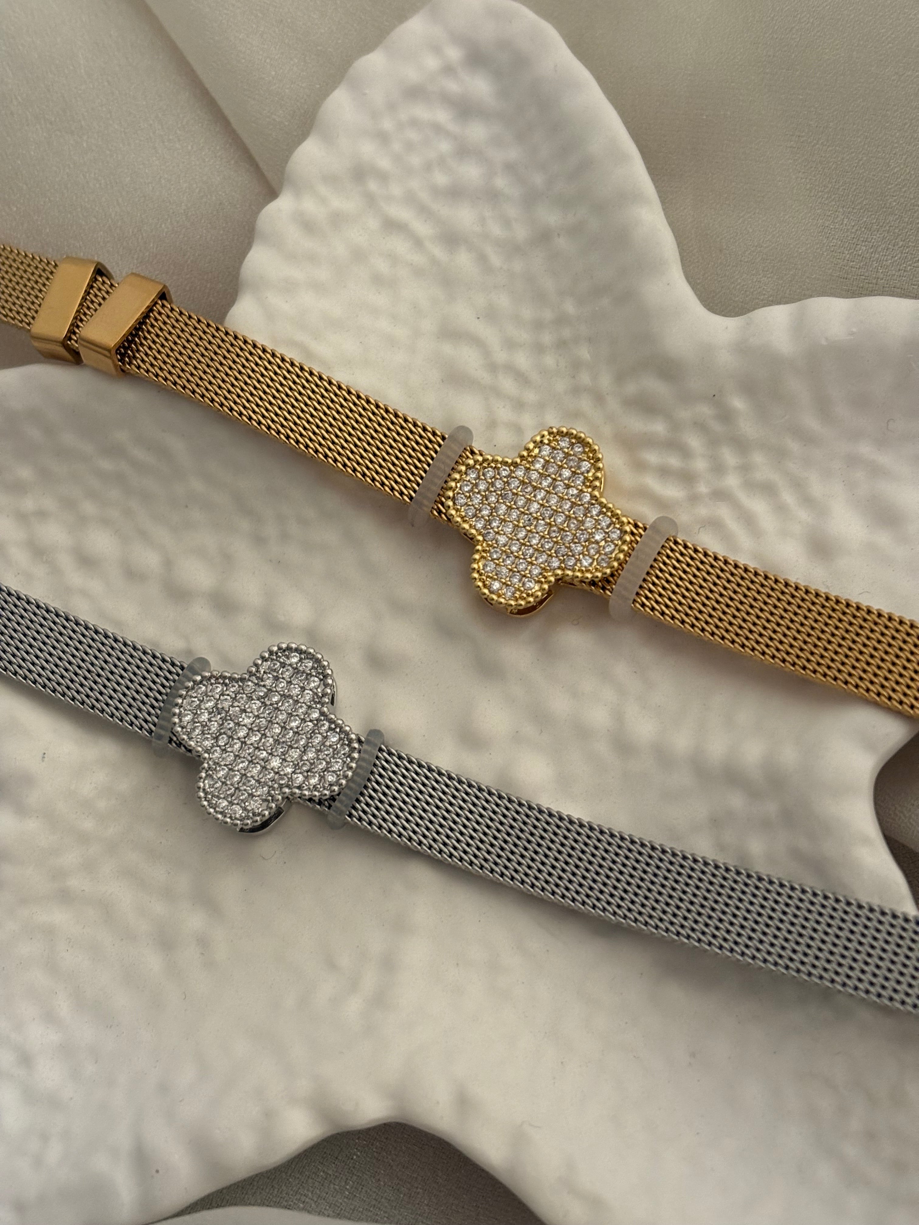 Clover strap bracelet