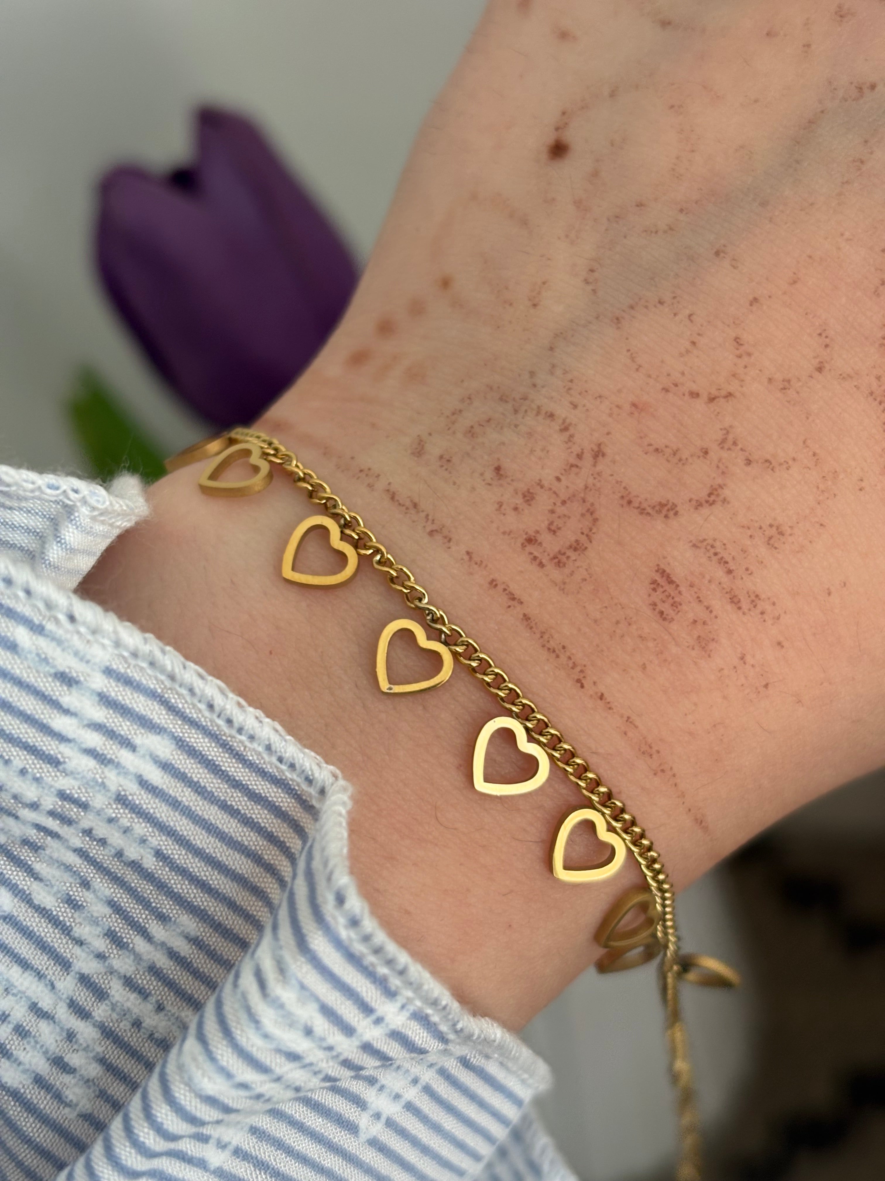 Hollow heart bracelet