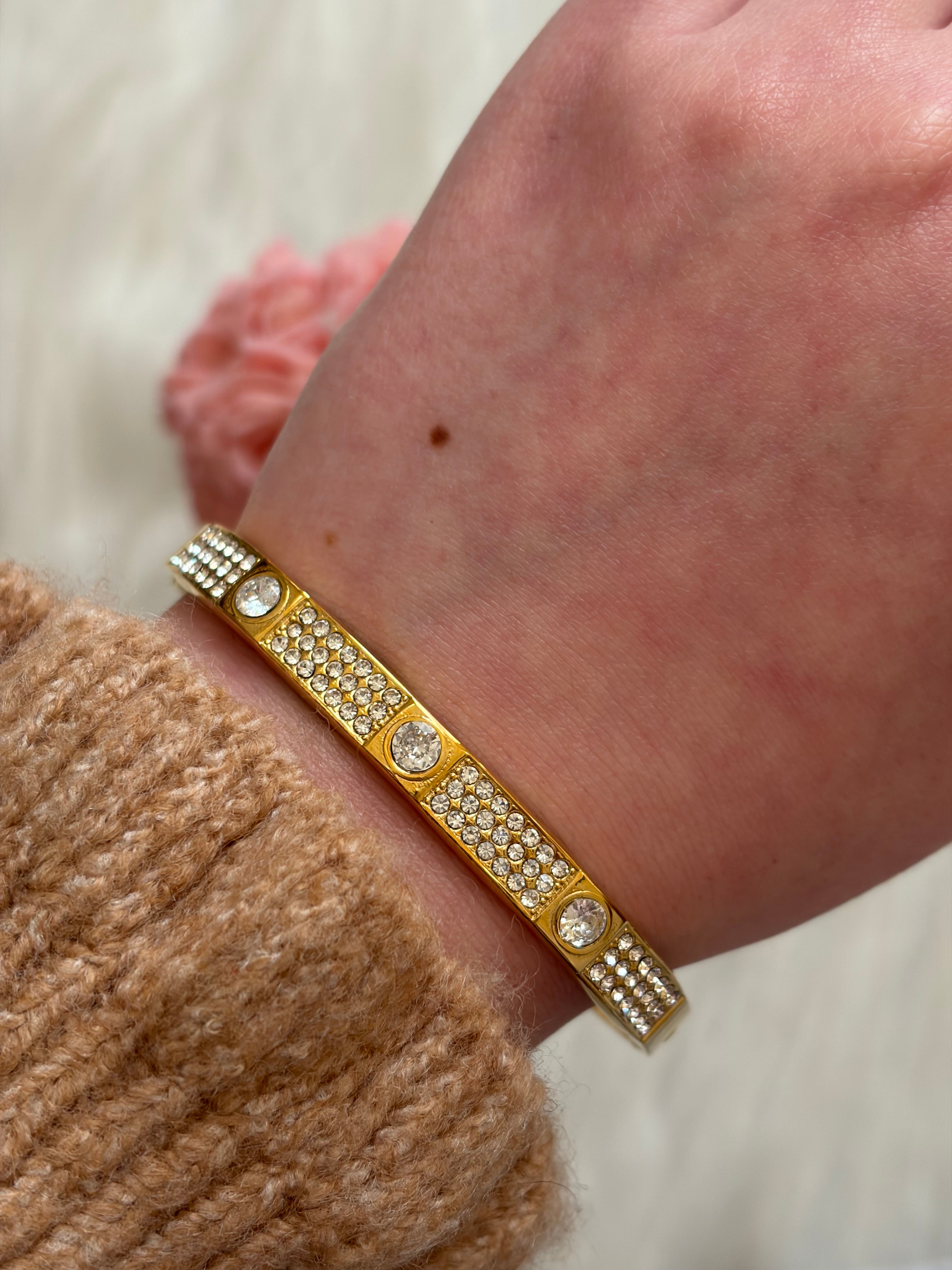 Love studded bracelet