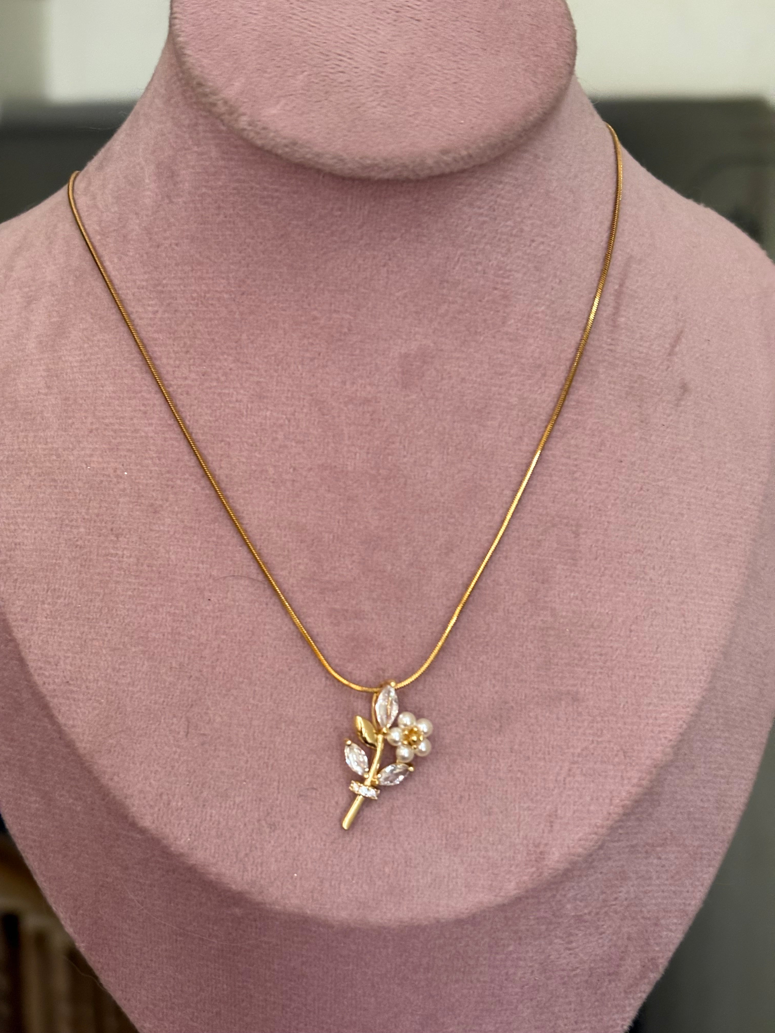 Flora necklace