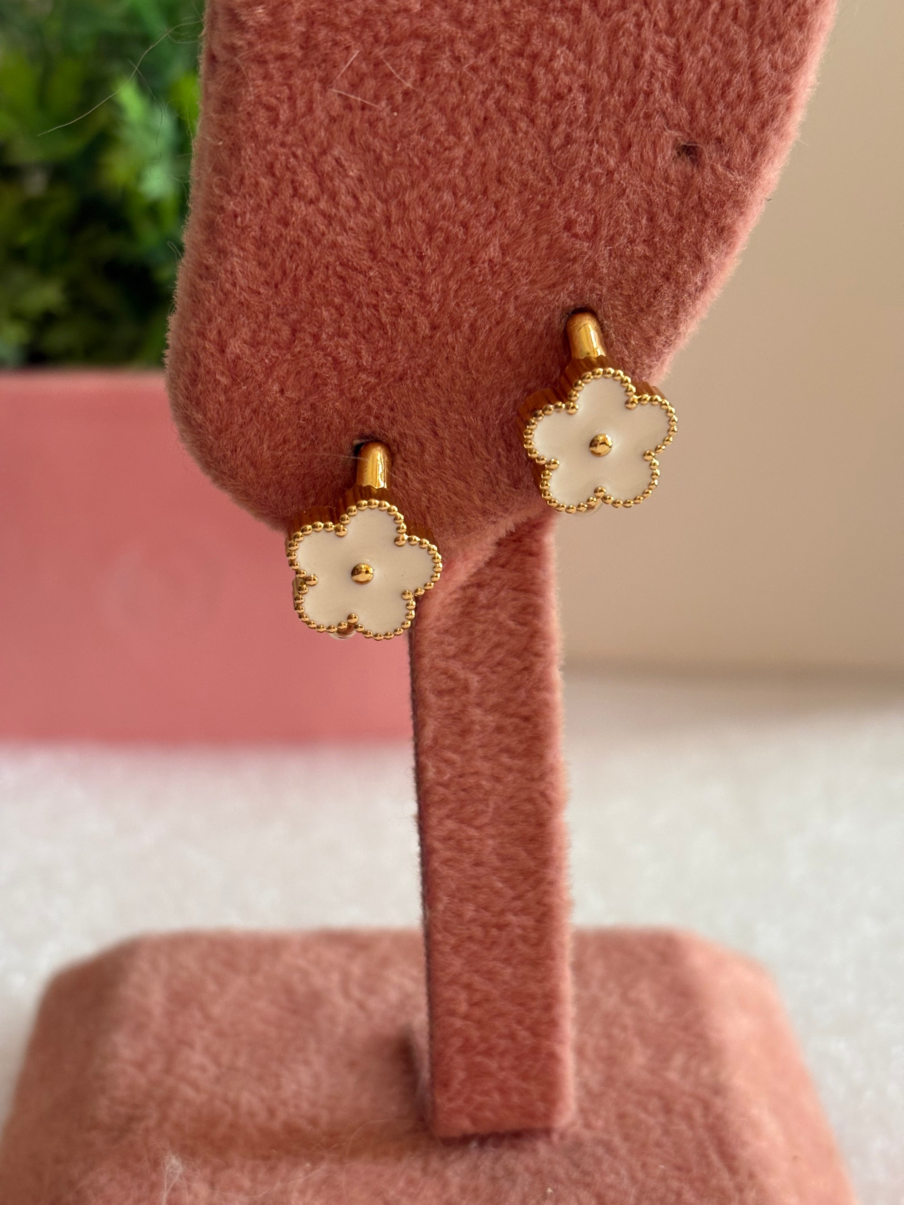 Flower earring