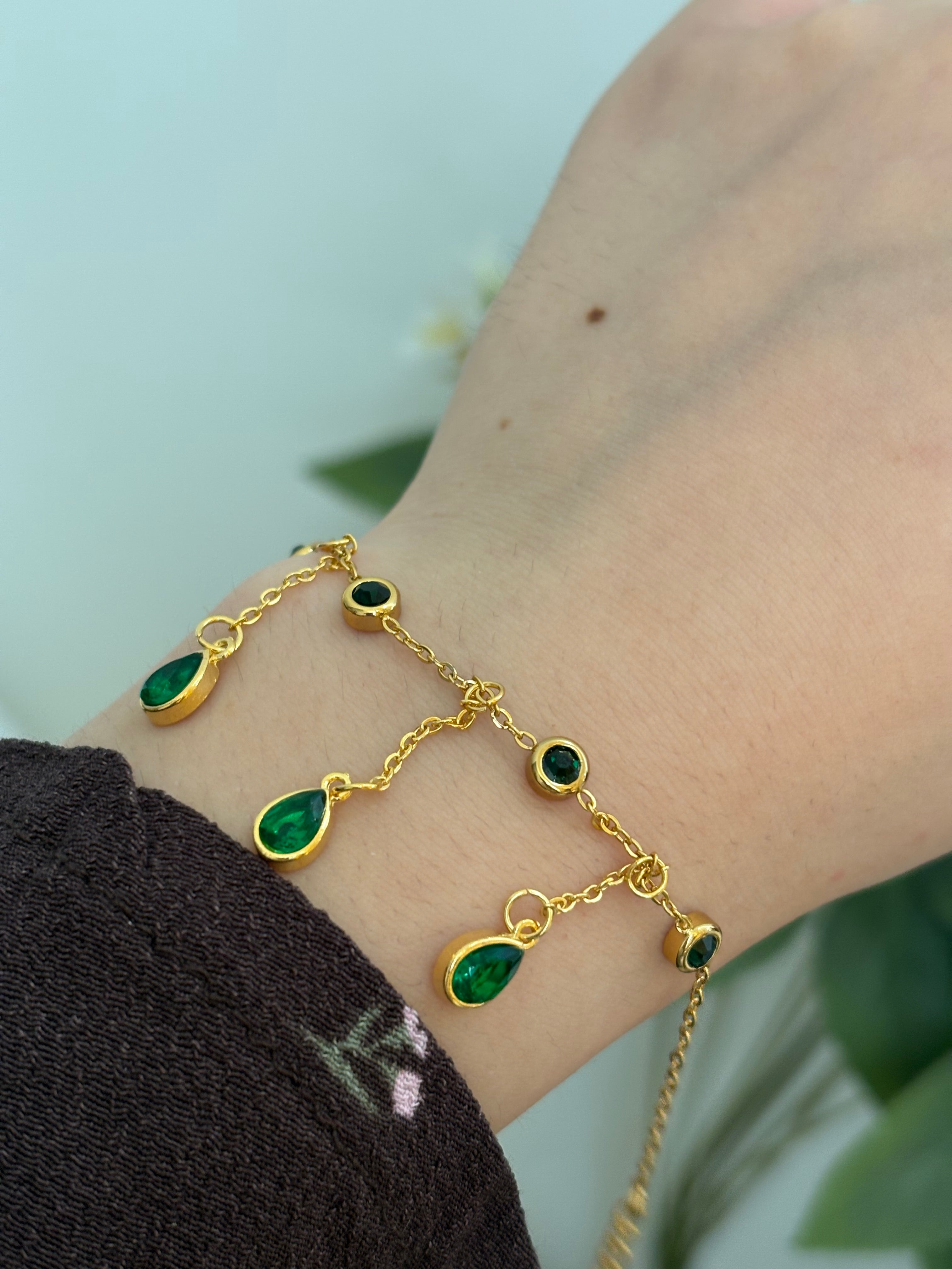 Dangling bracelet