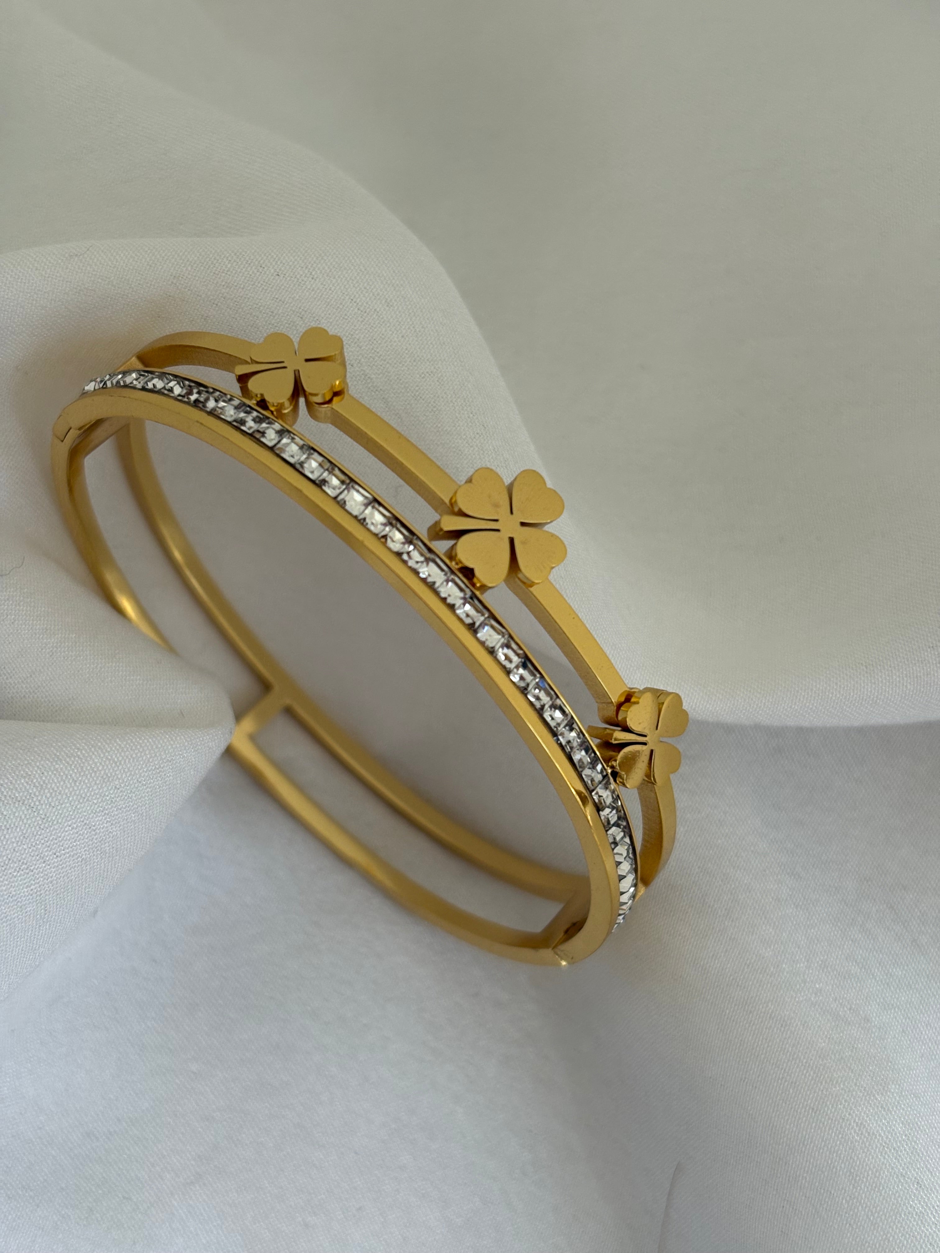Cloves bracelet