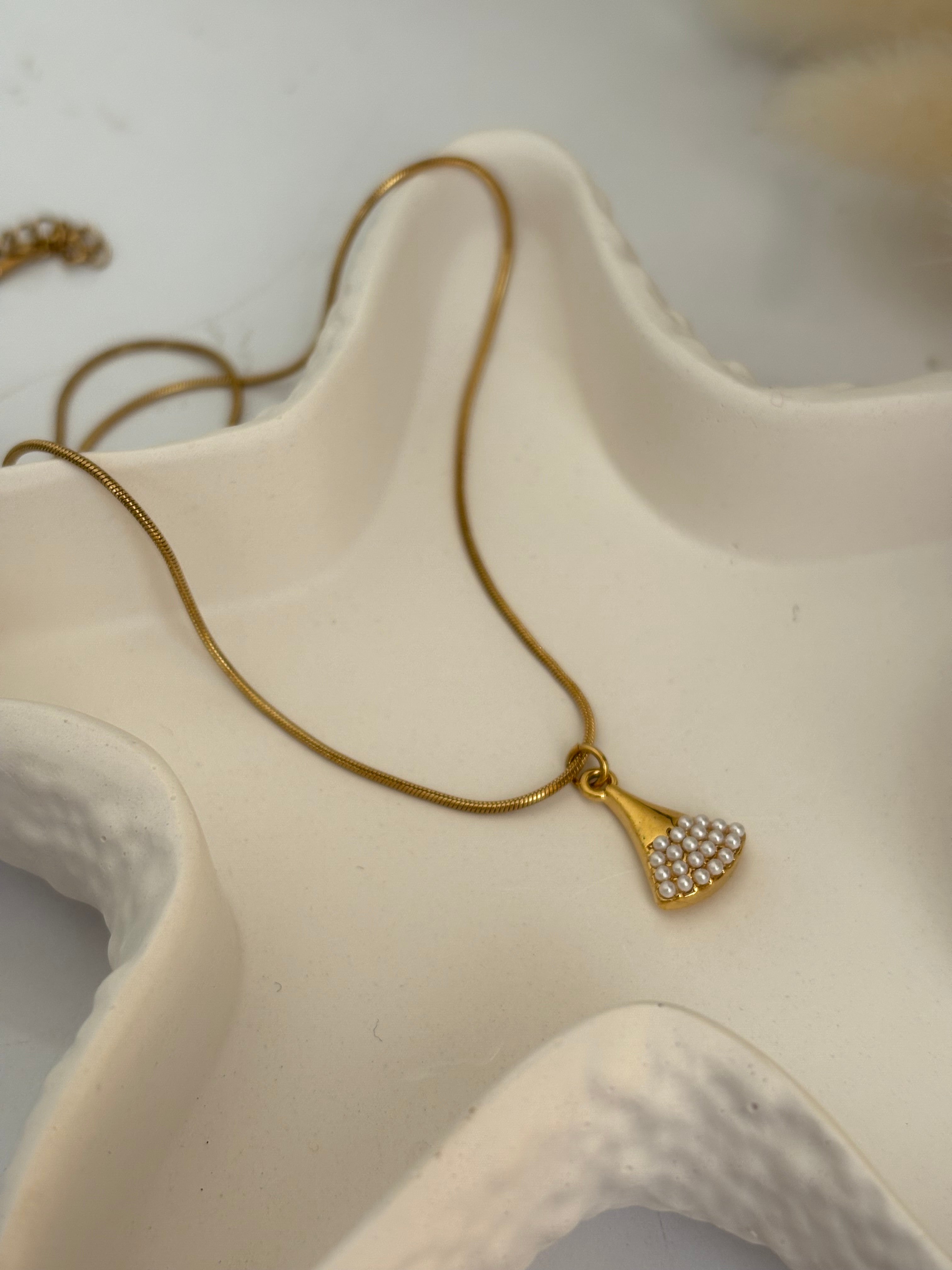 Slime necklace