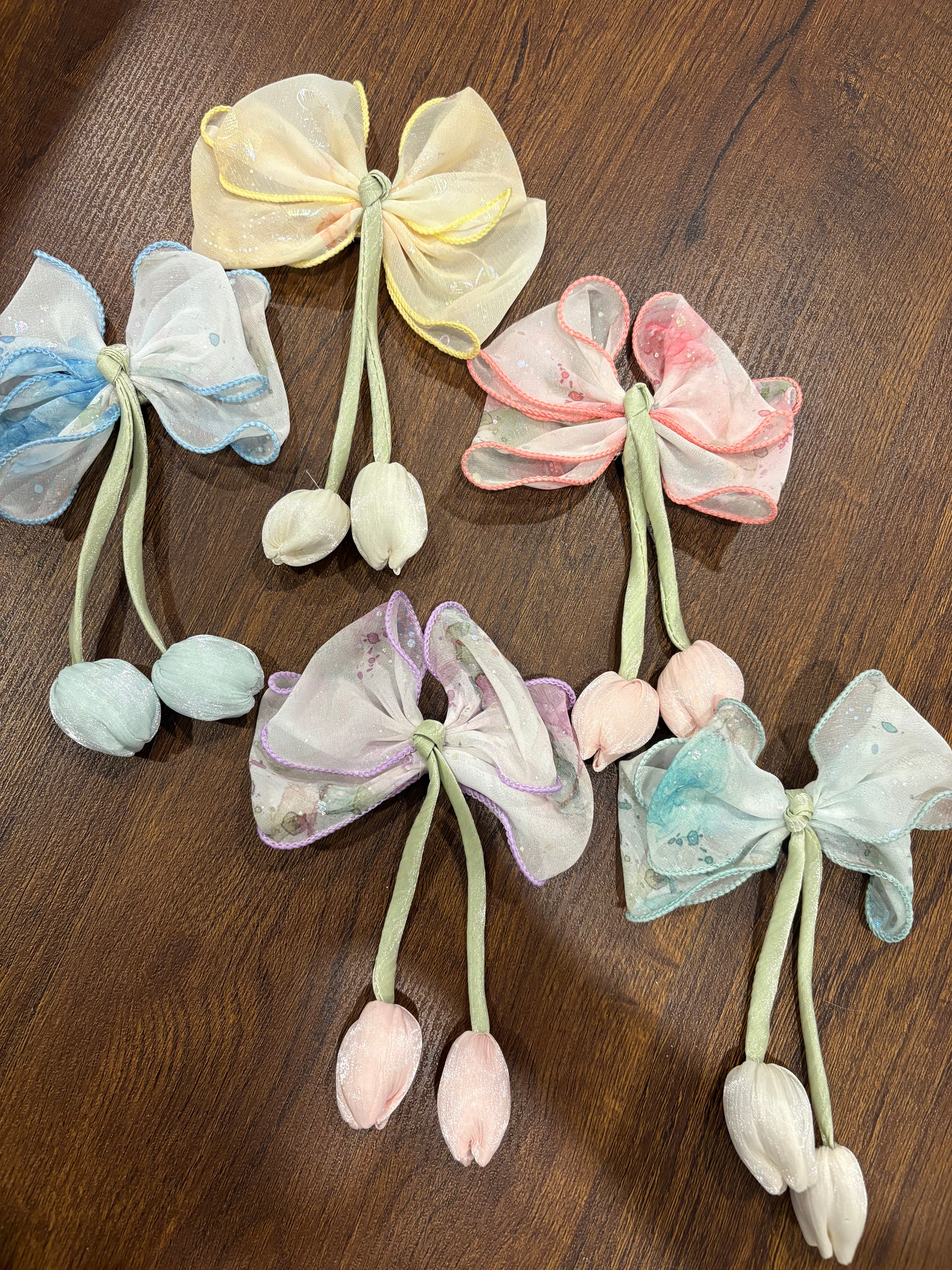 Tulip bows