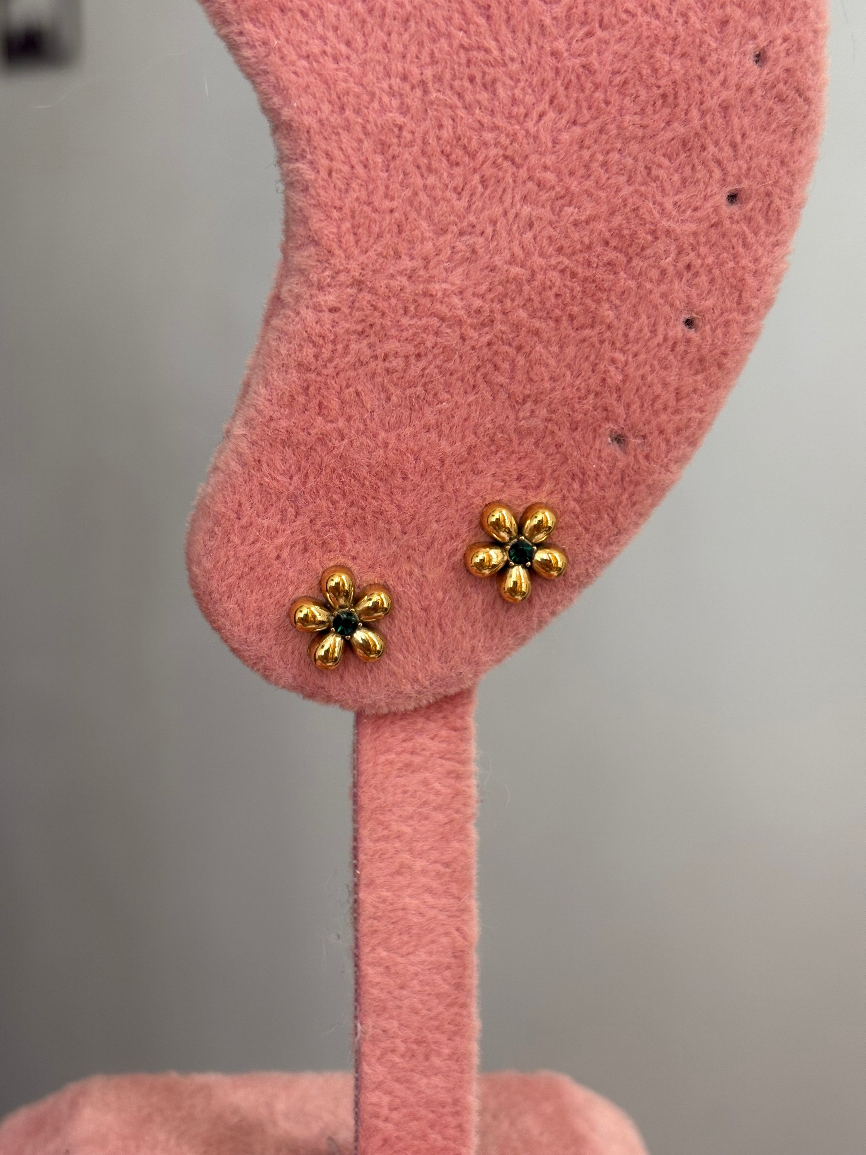 Flower stud