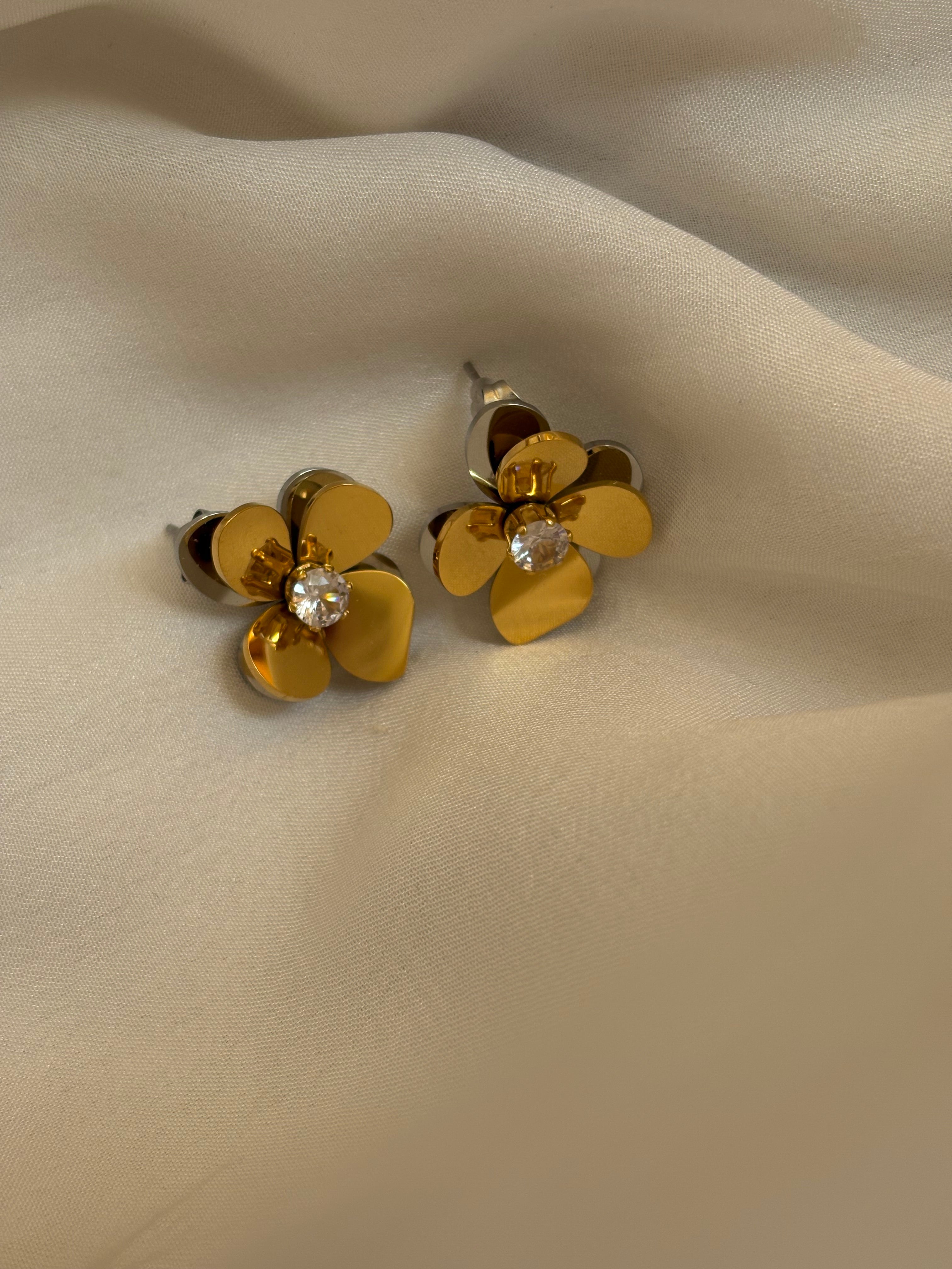 Dual tone earring