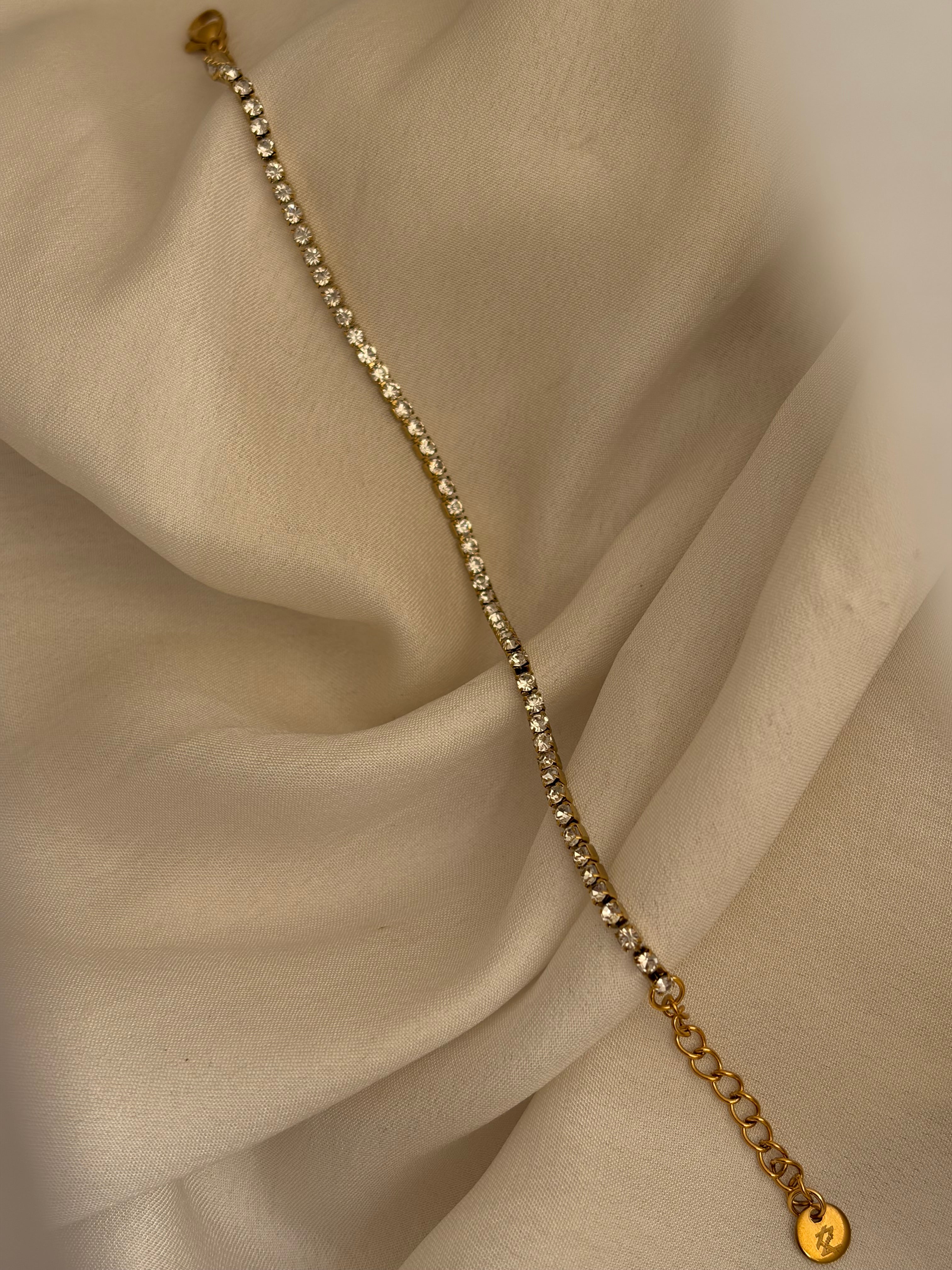 Tennis bracelet