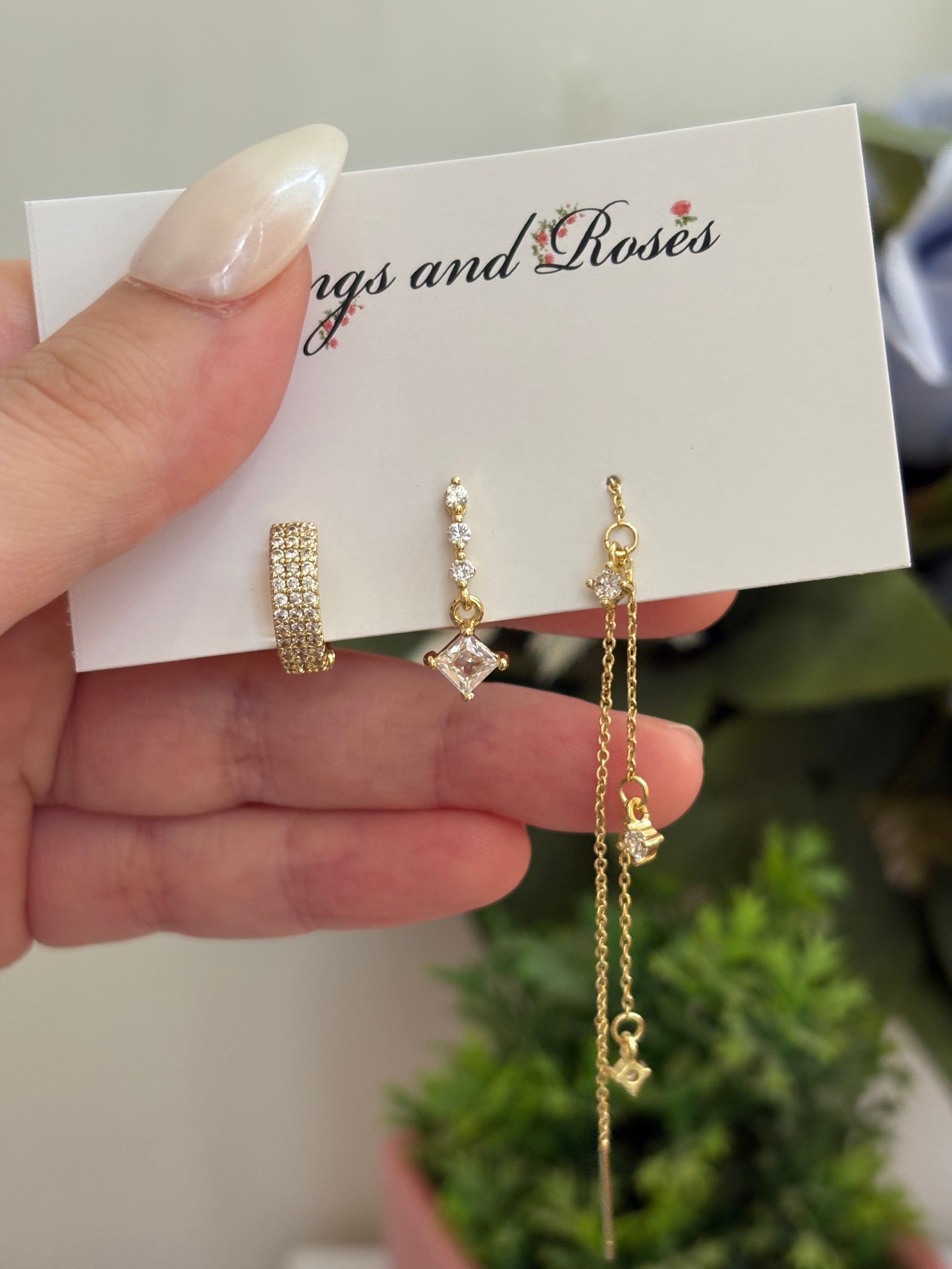 Dainty earset
