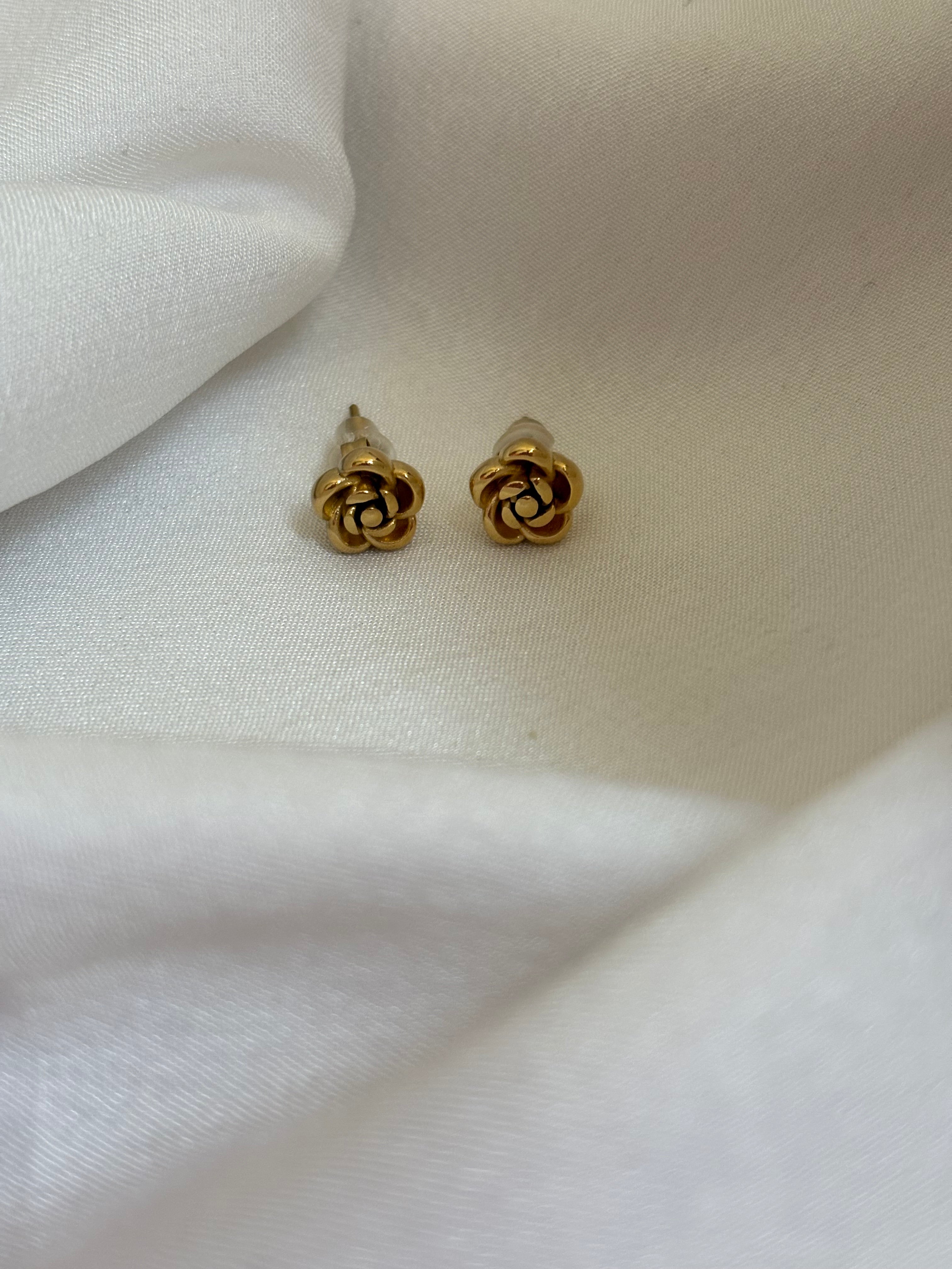 Rose stud