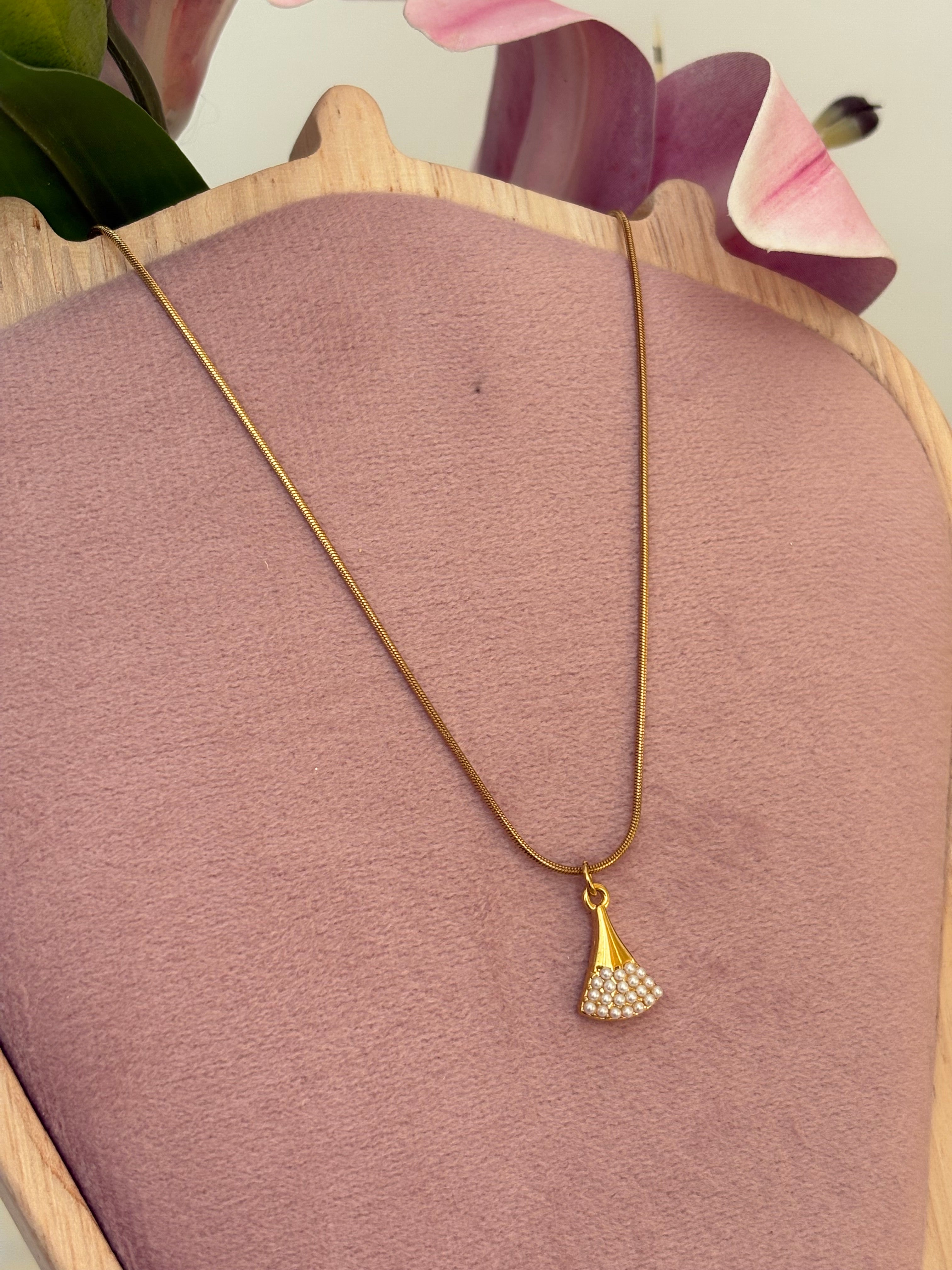 Slime necklace