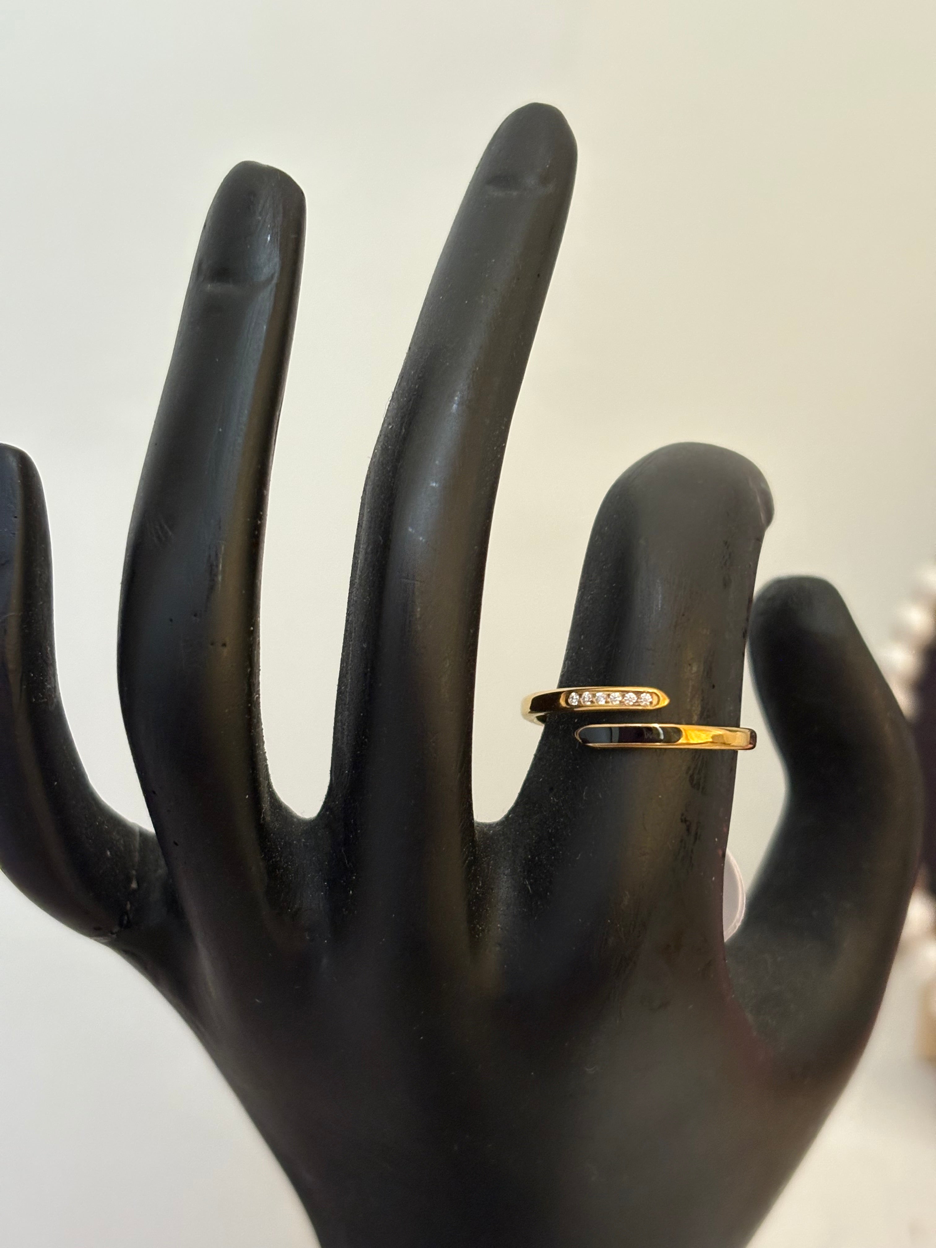 Black ring