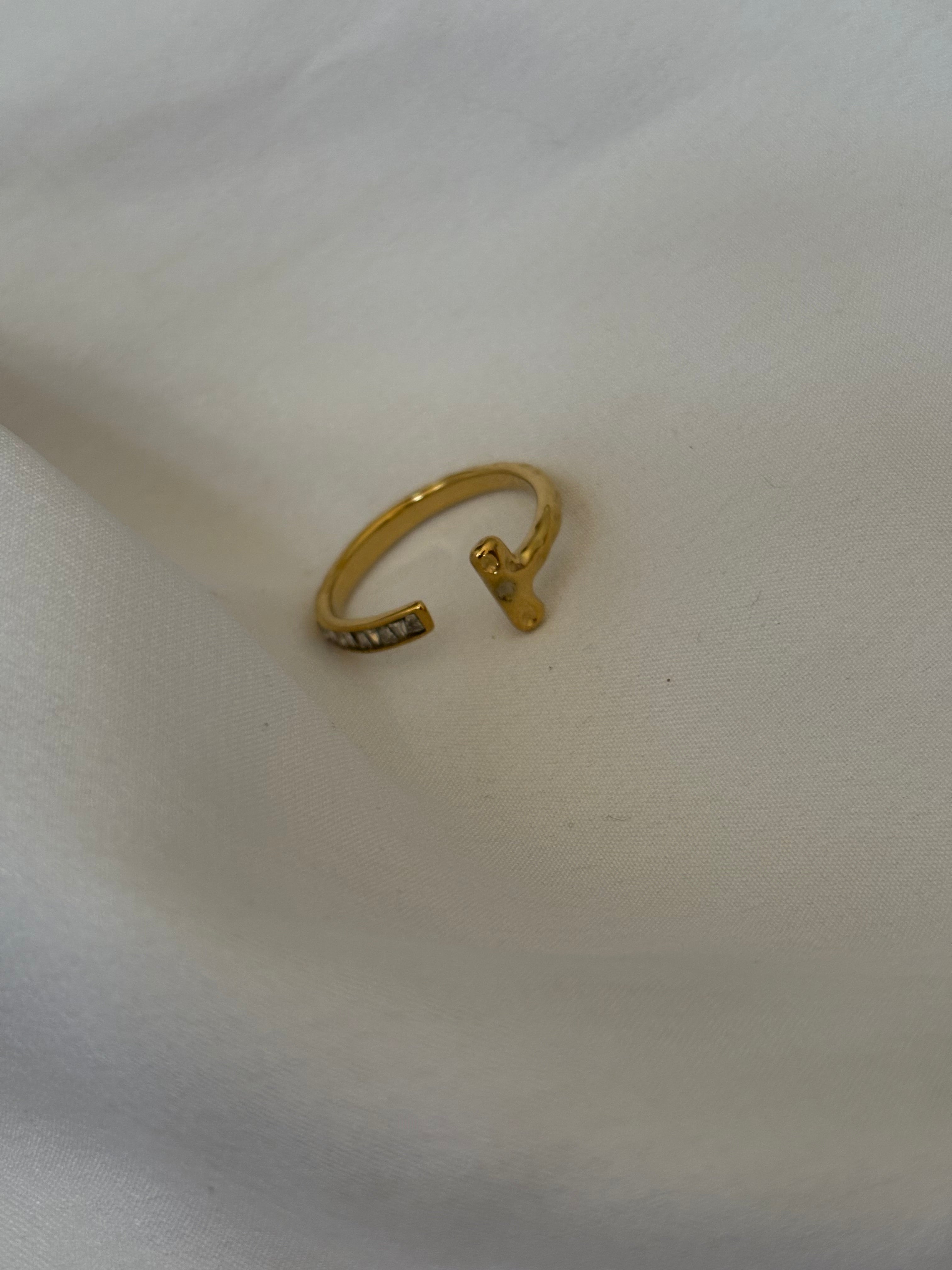 Goodluck ring