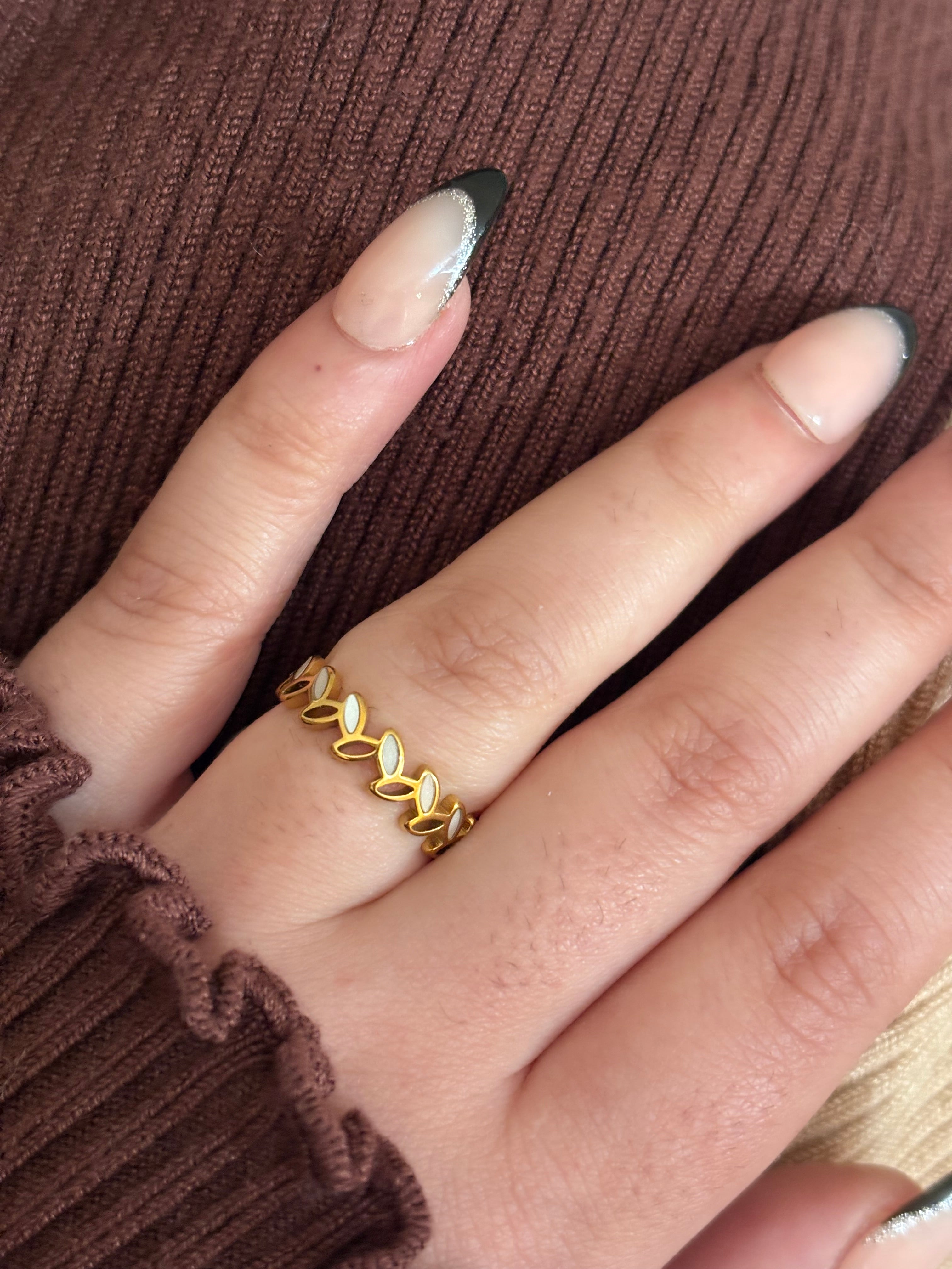 Leaf ring