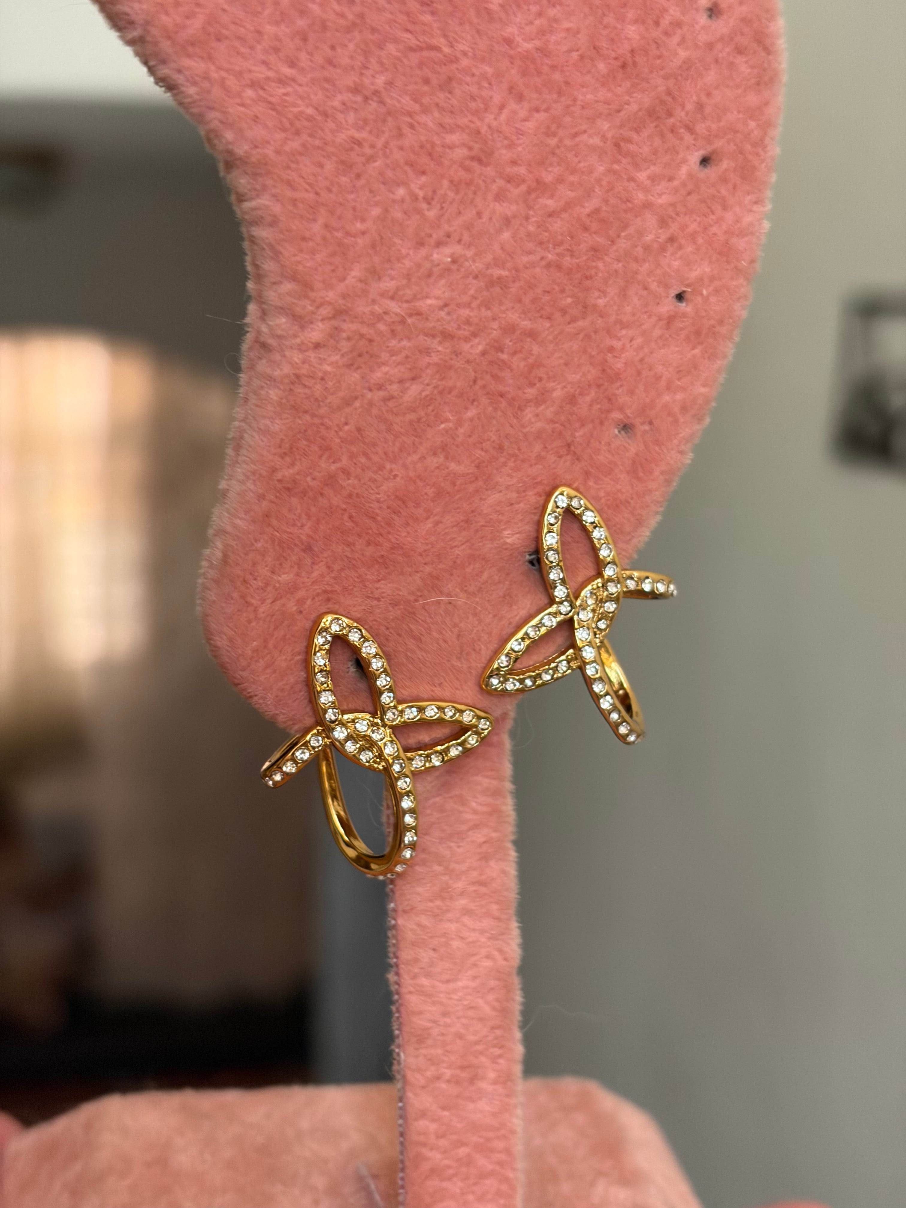 Statement earring