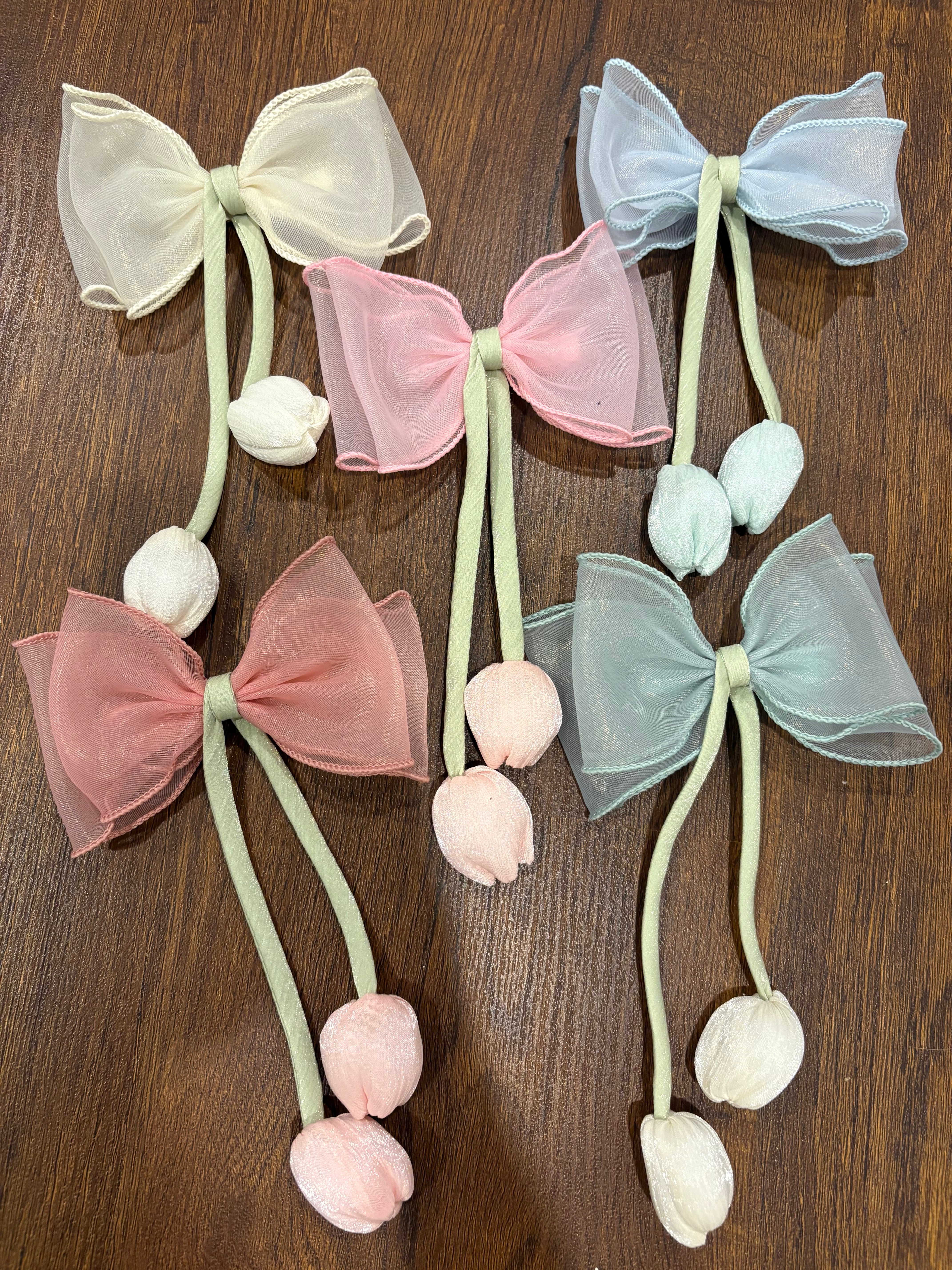 Tulip bows