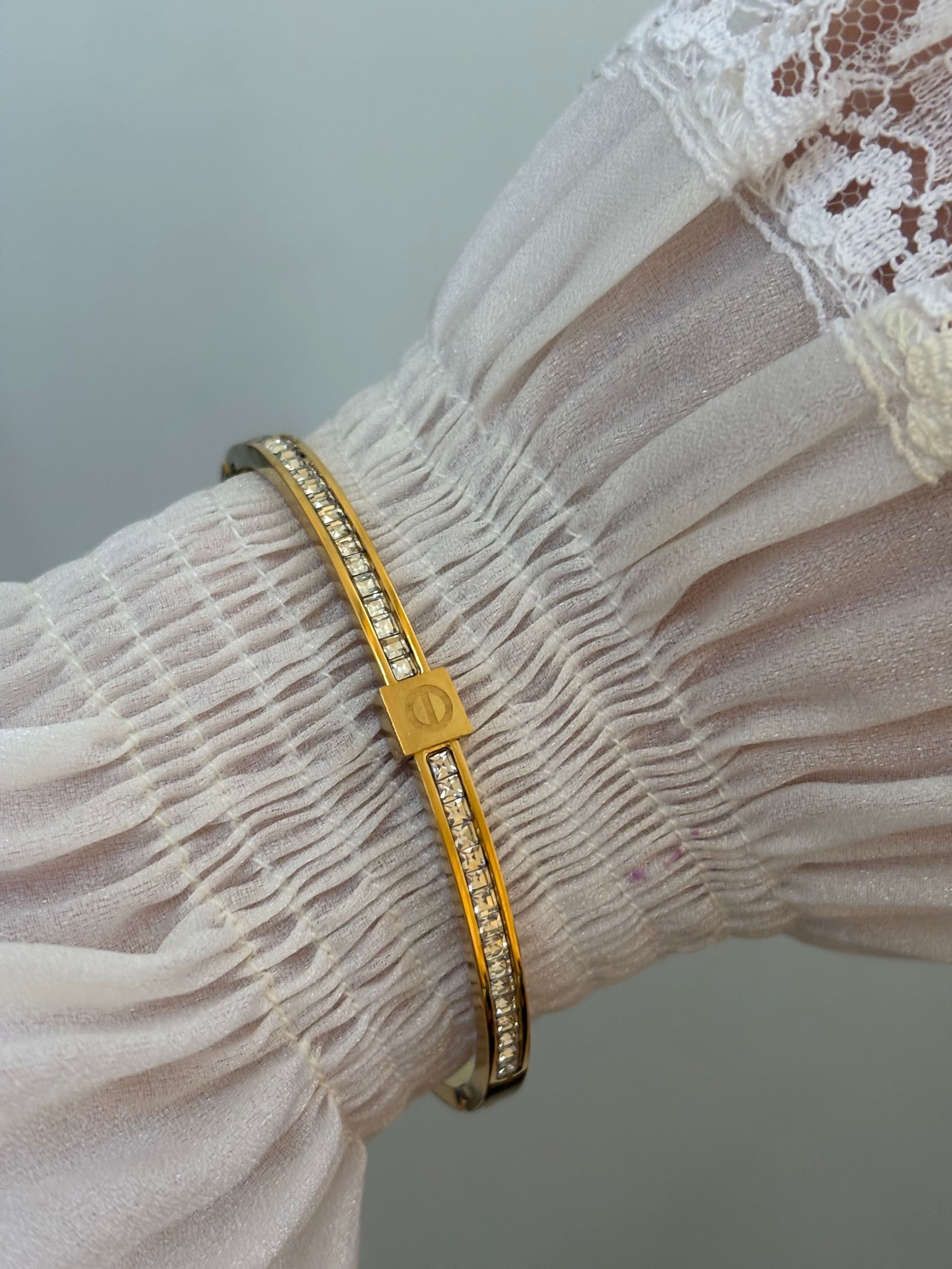 Sleek bracelet