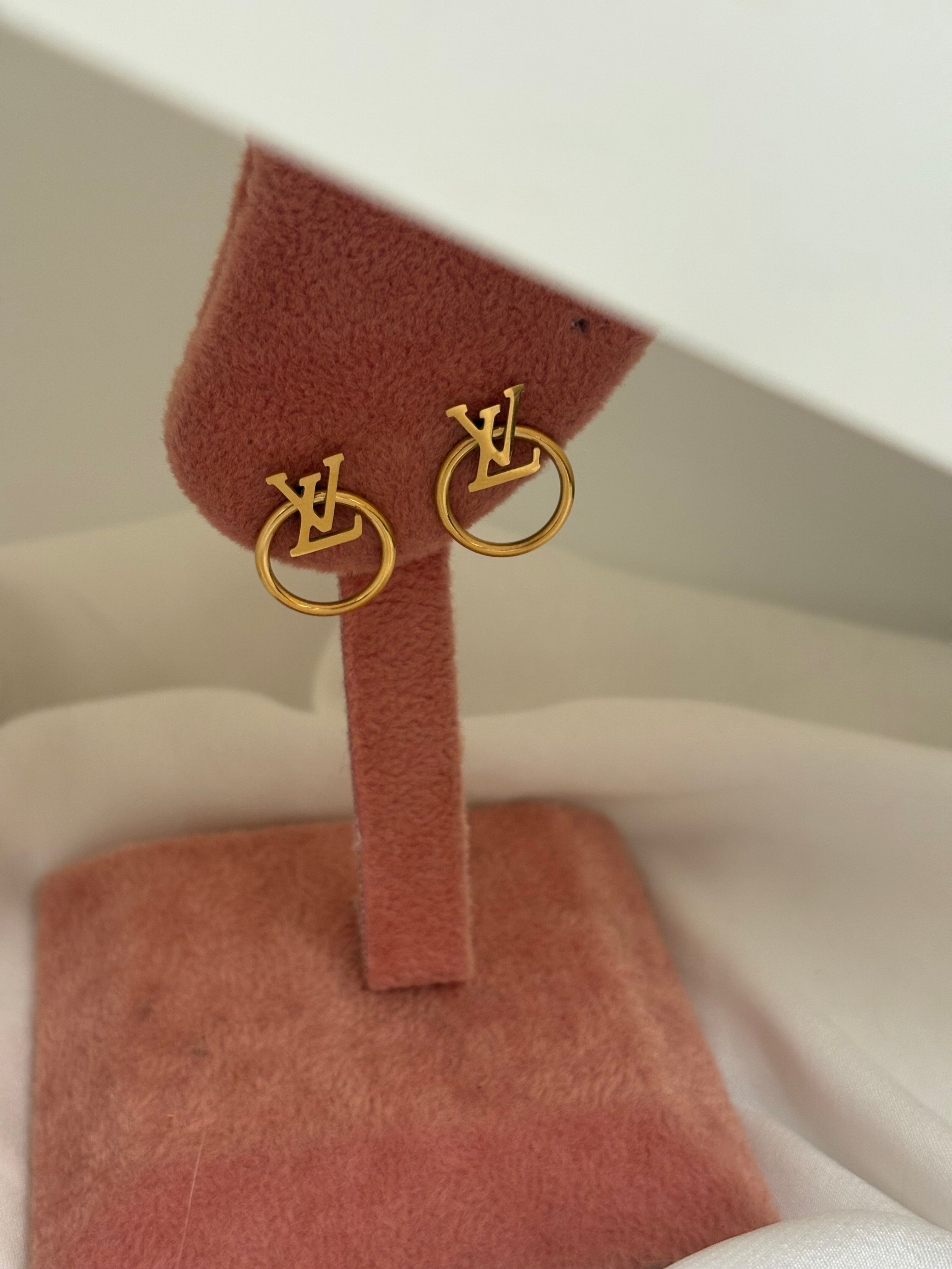 Lv studs