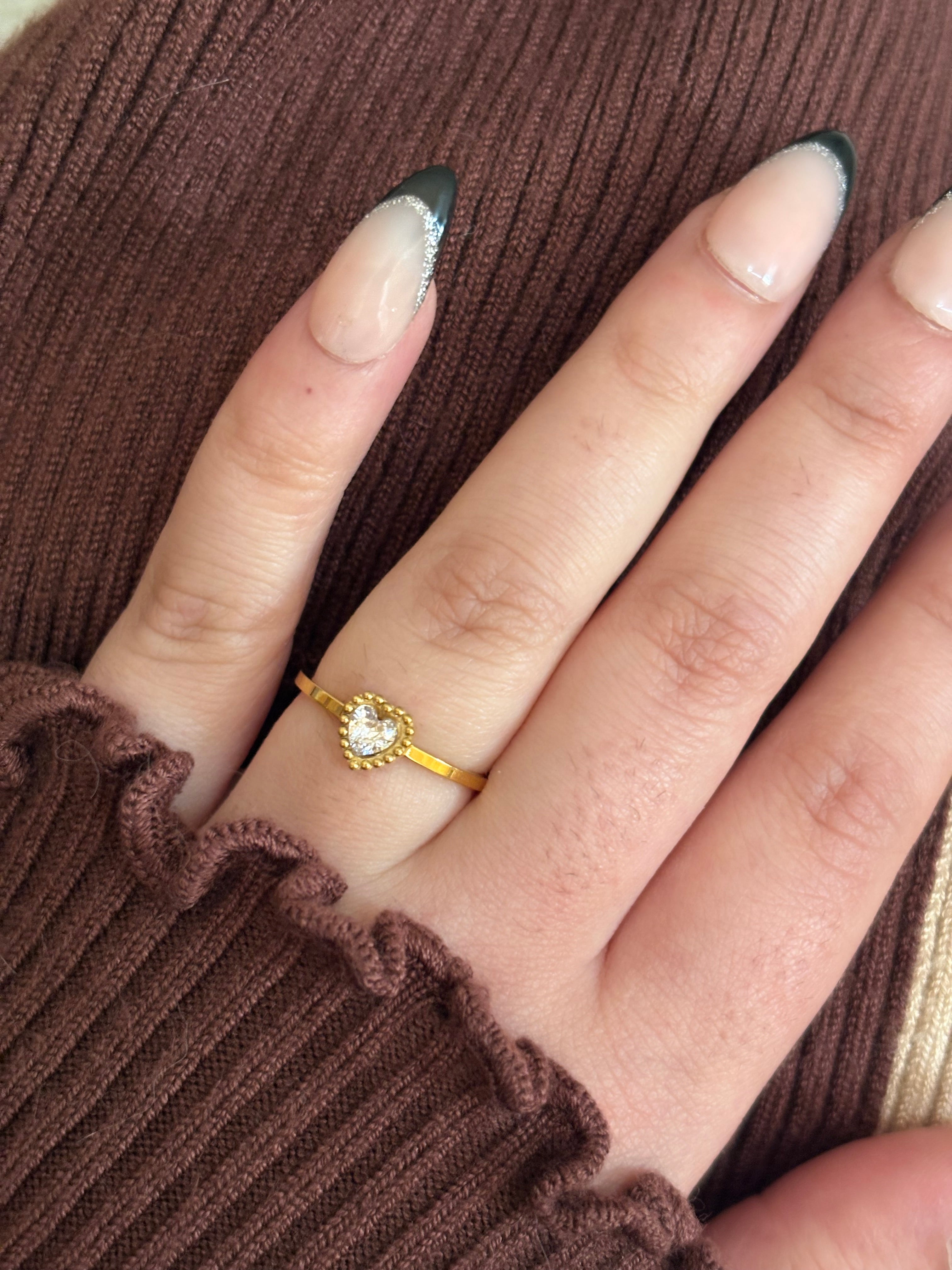 Minimal heart ring