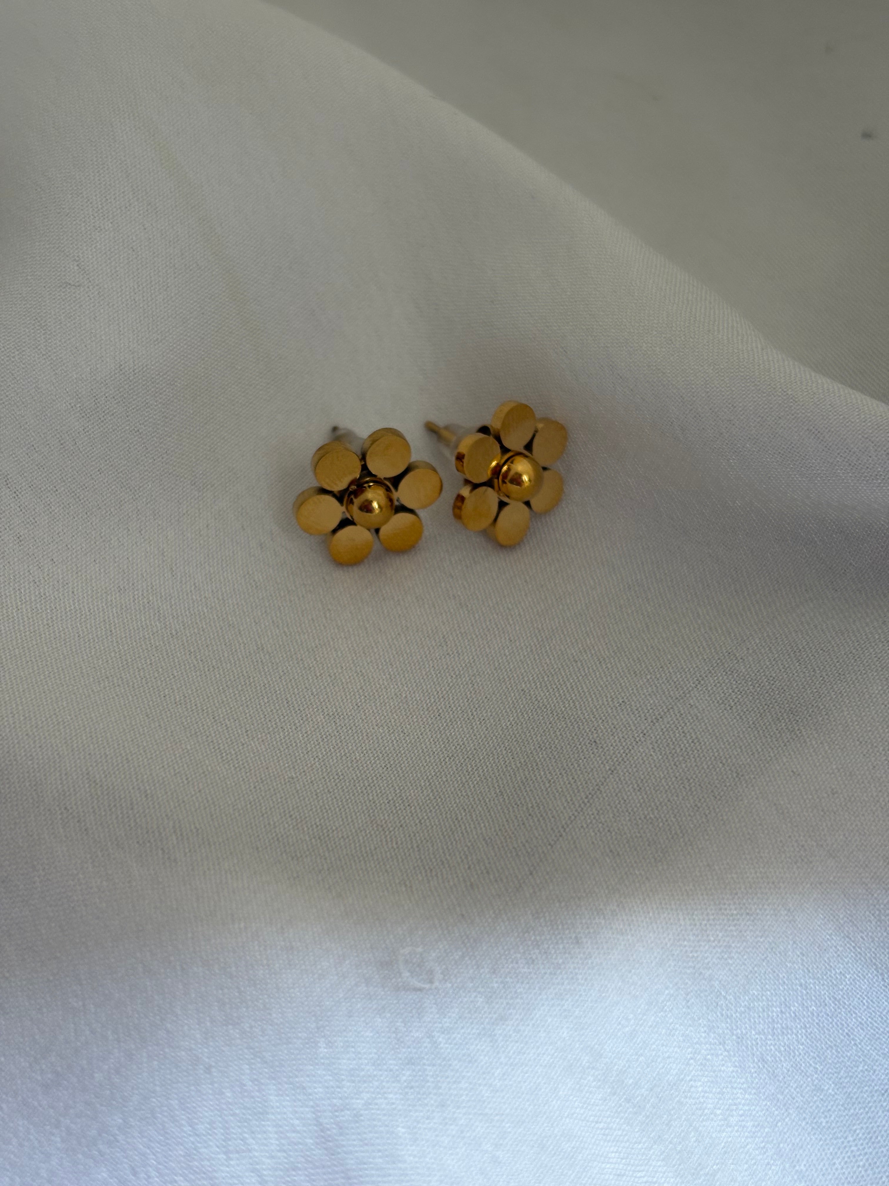 Daisy stud