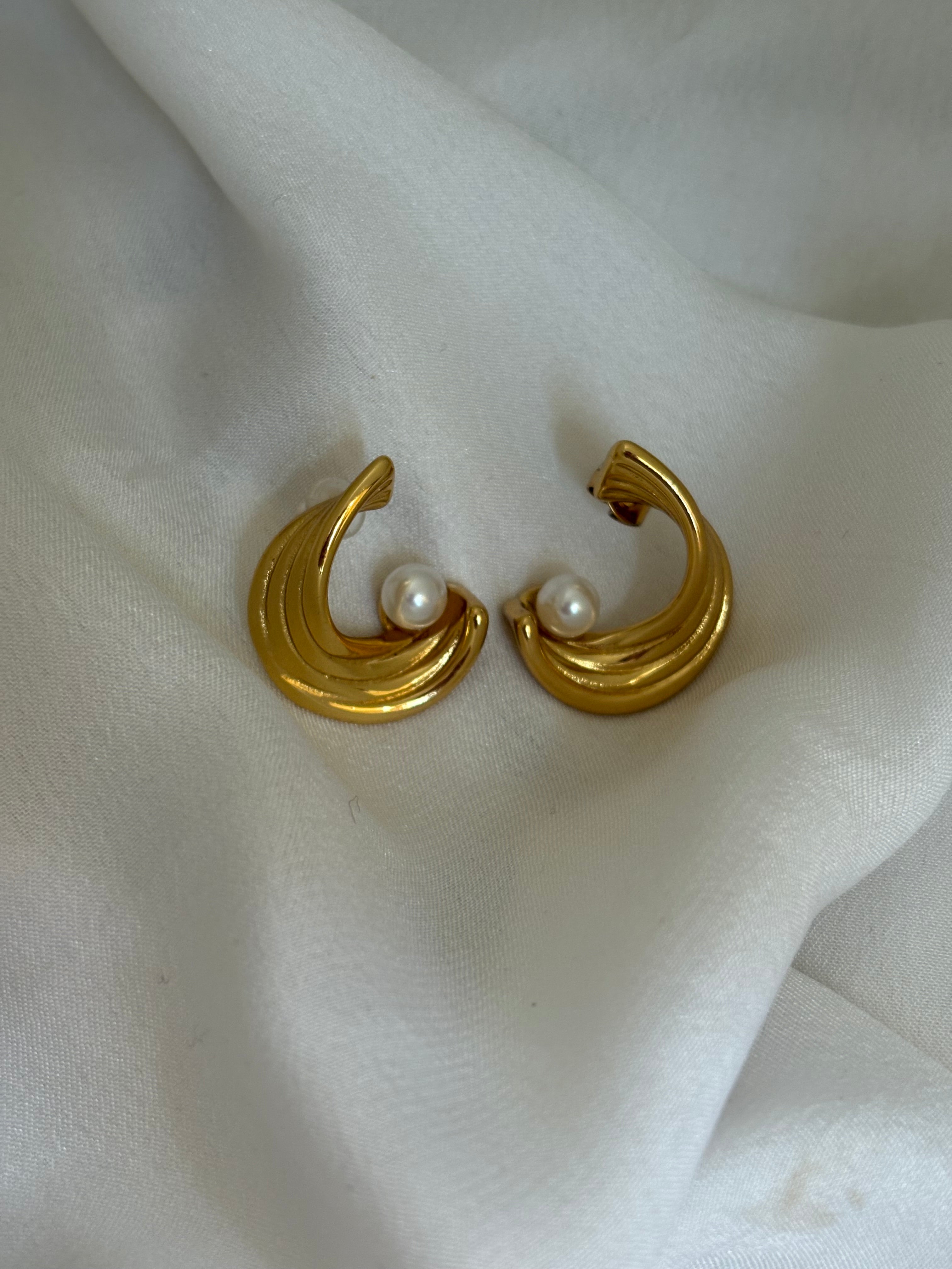Frappe earring