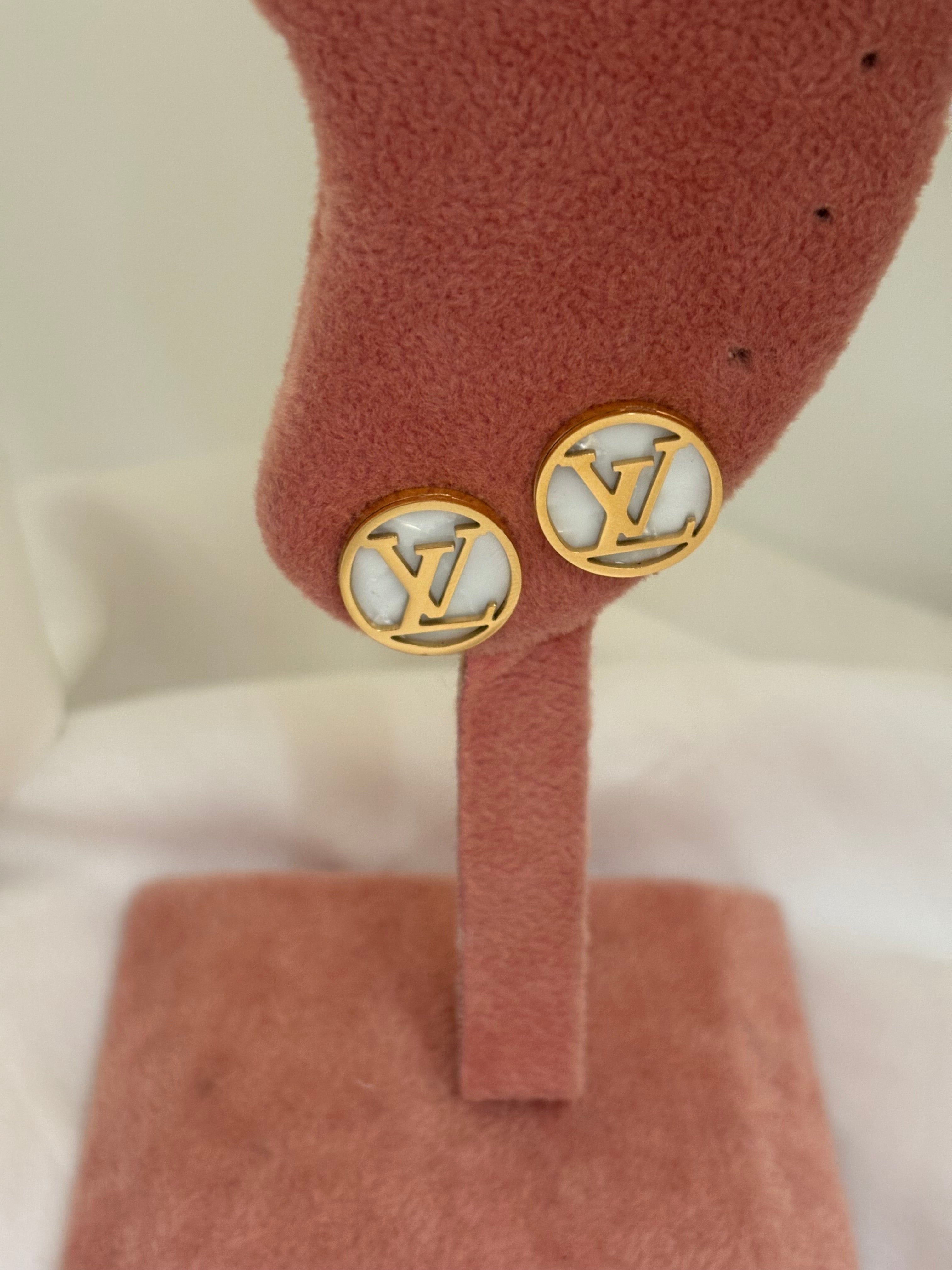 Lv studs