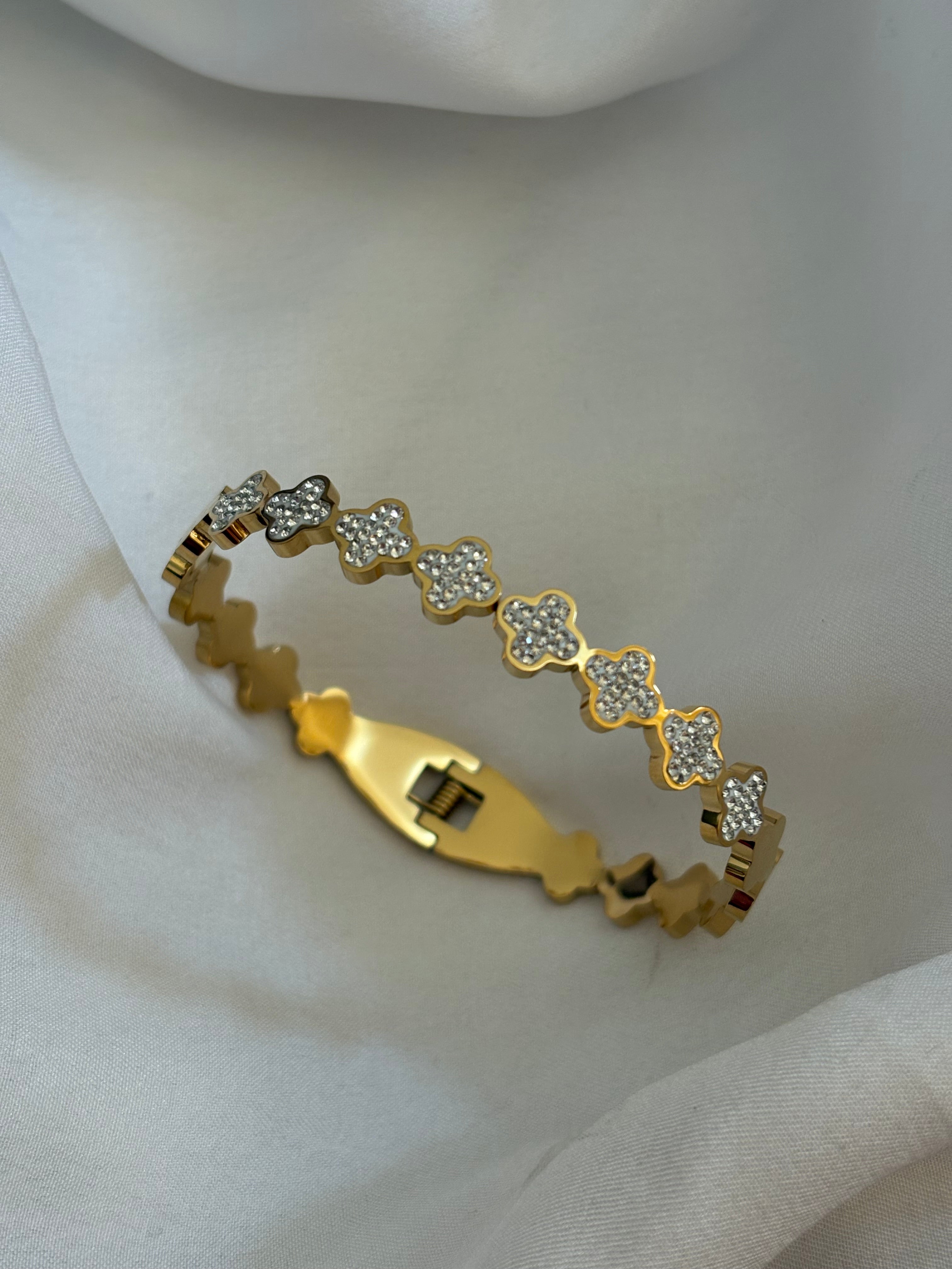 Clover studded bracelet