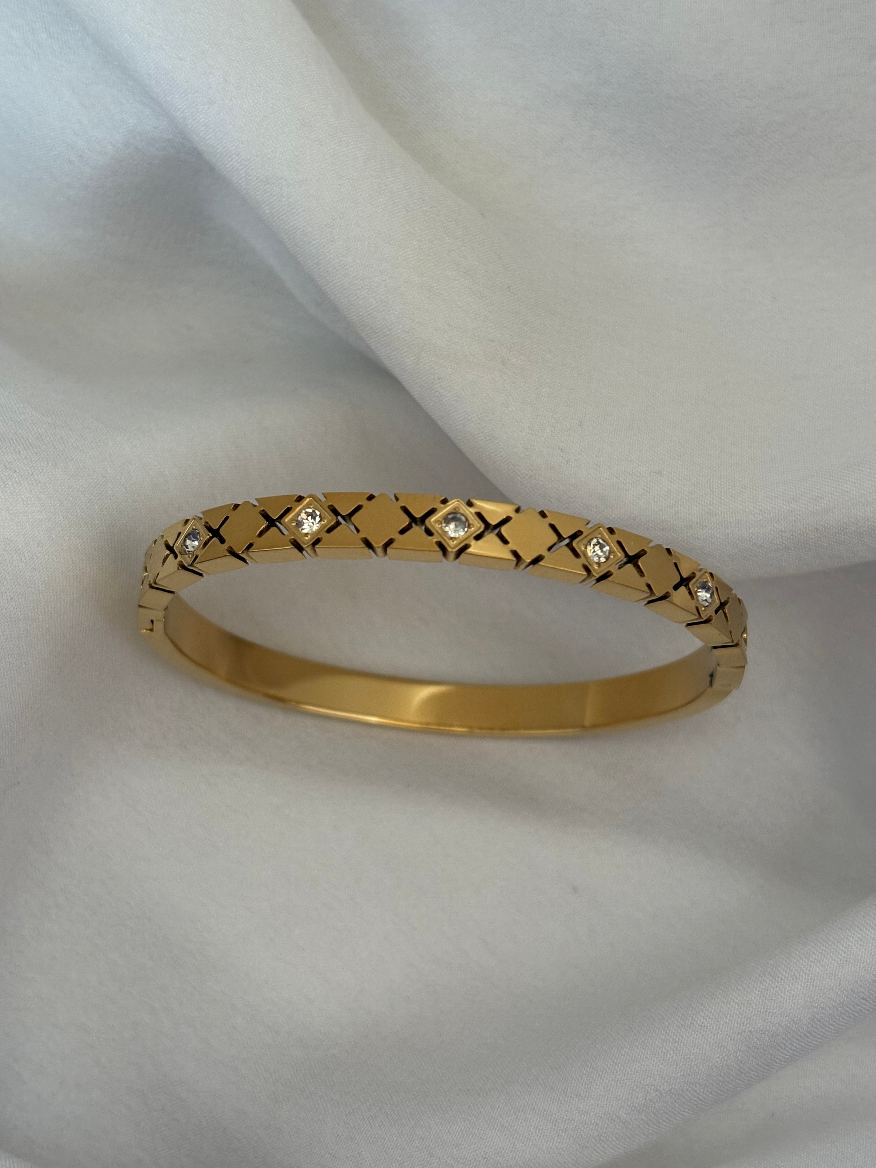 Crisscross bracelet