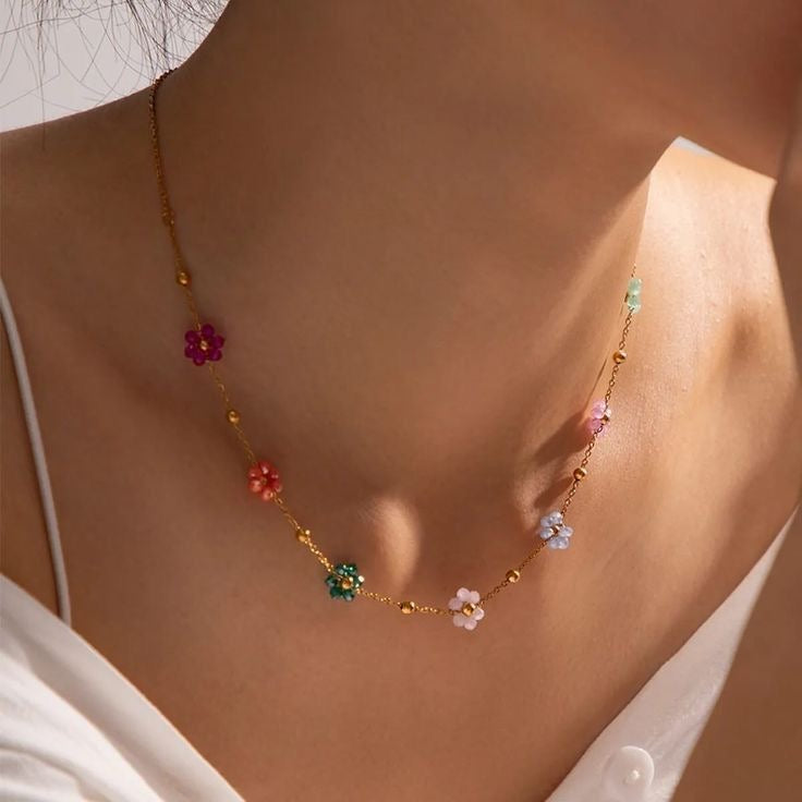 Daisy necklace