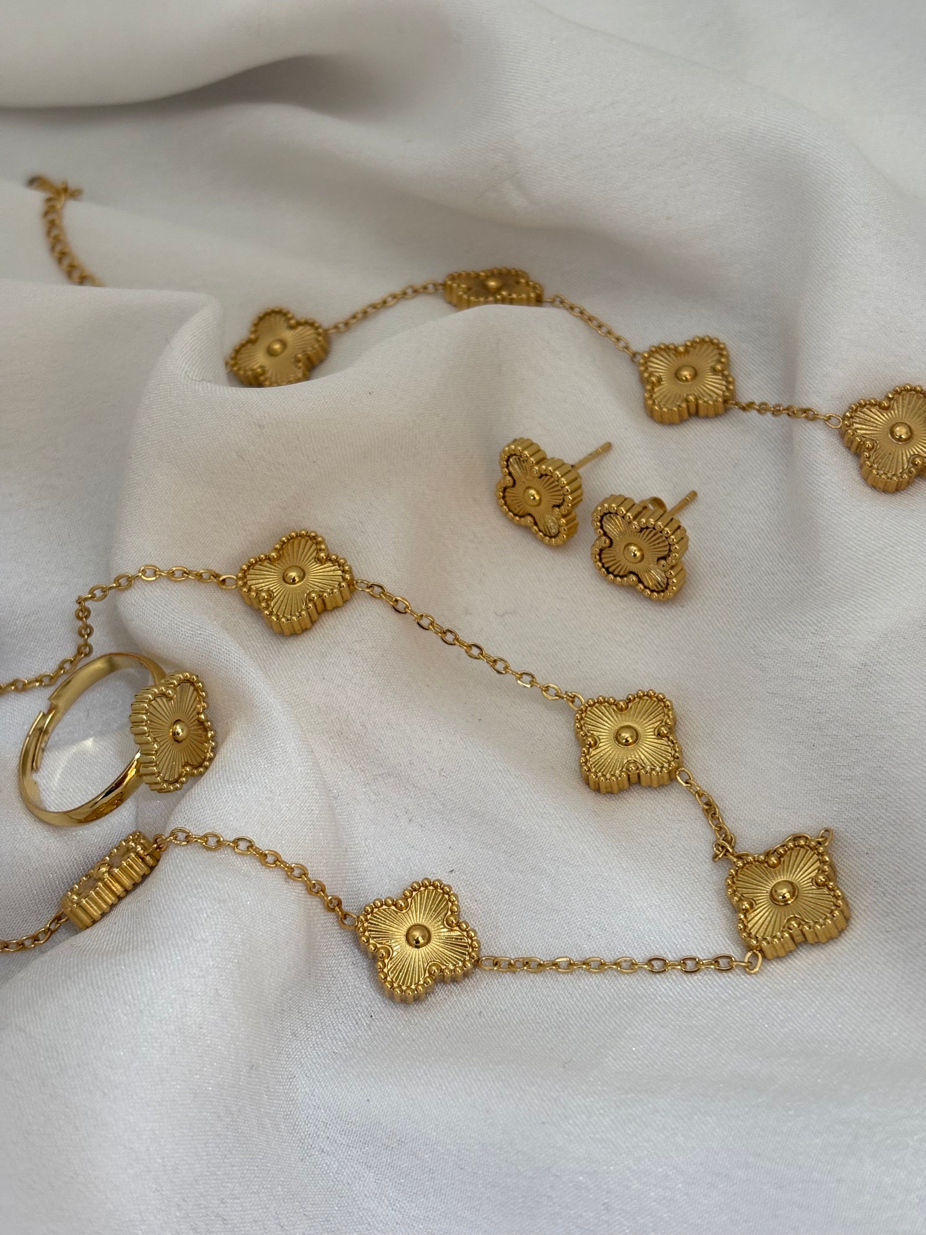 Clover set