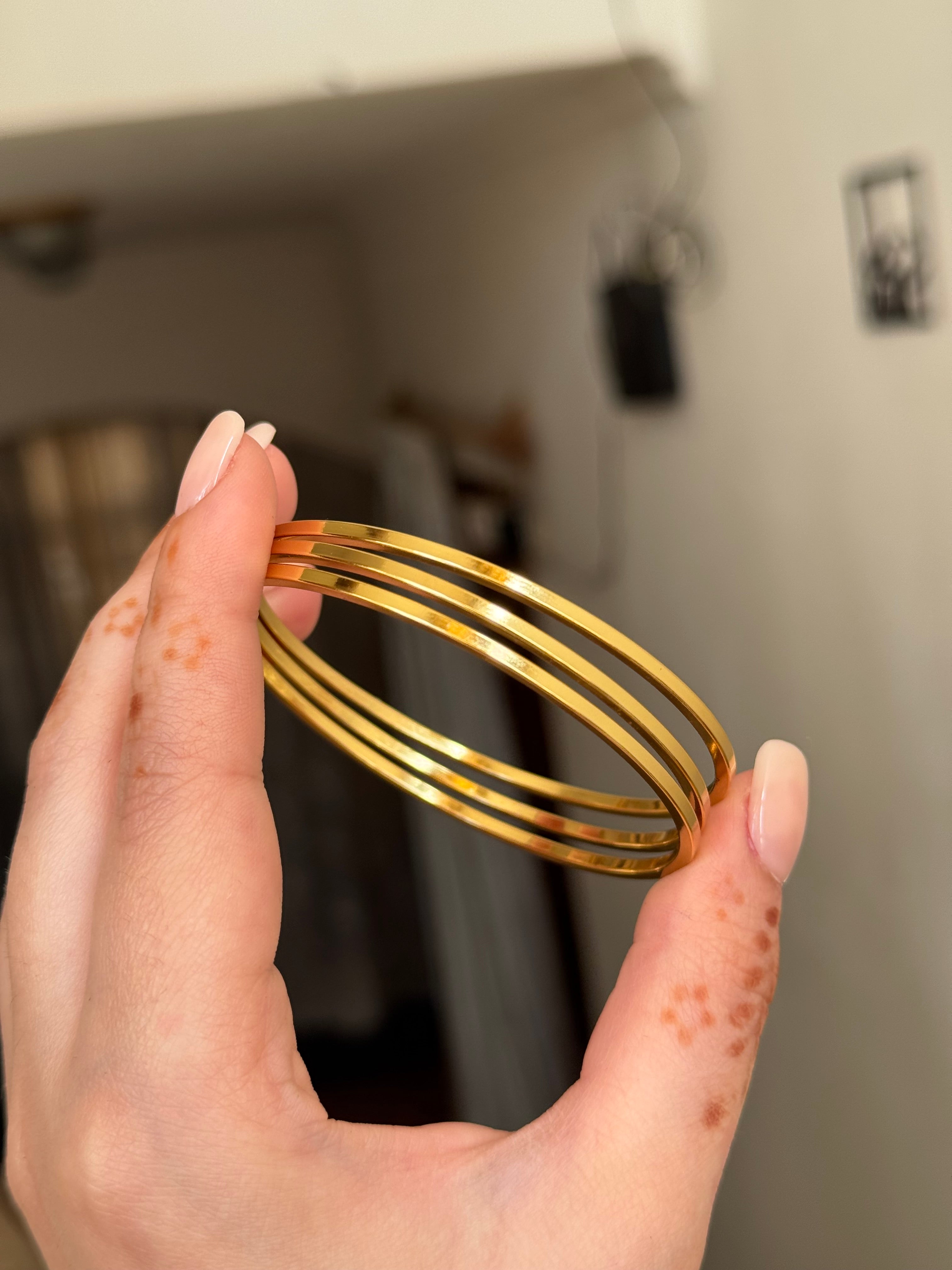 Plain bangles
