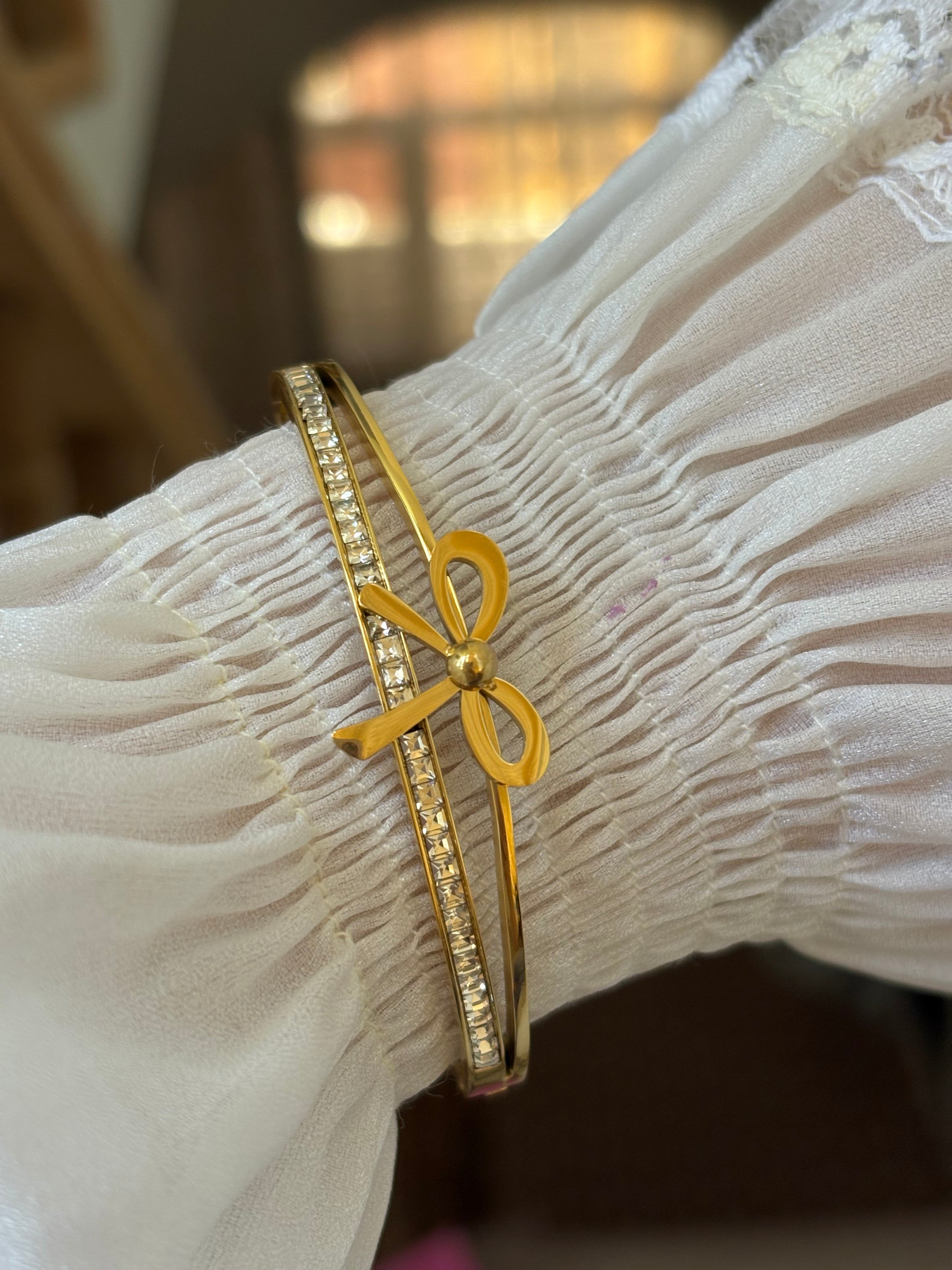 Bow bracelet