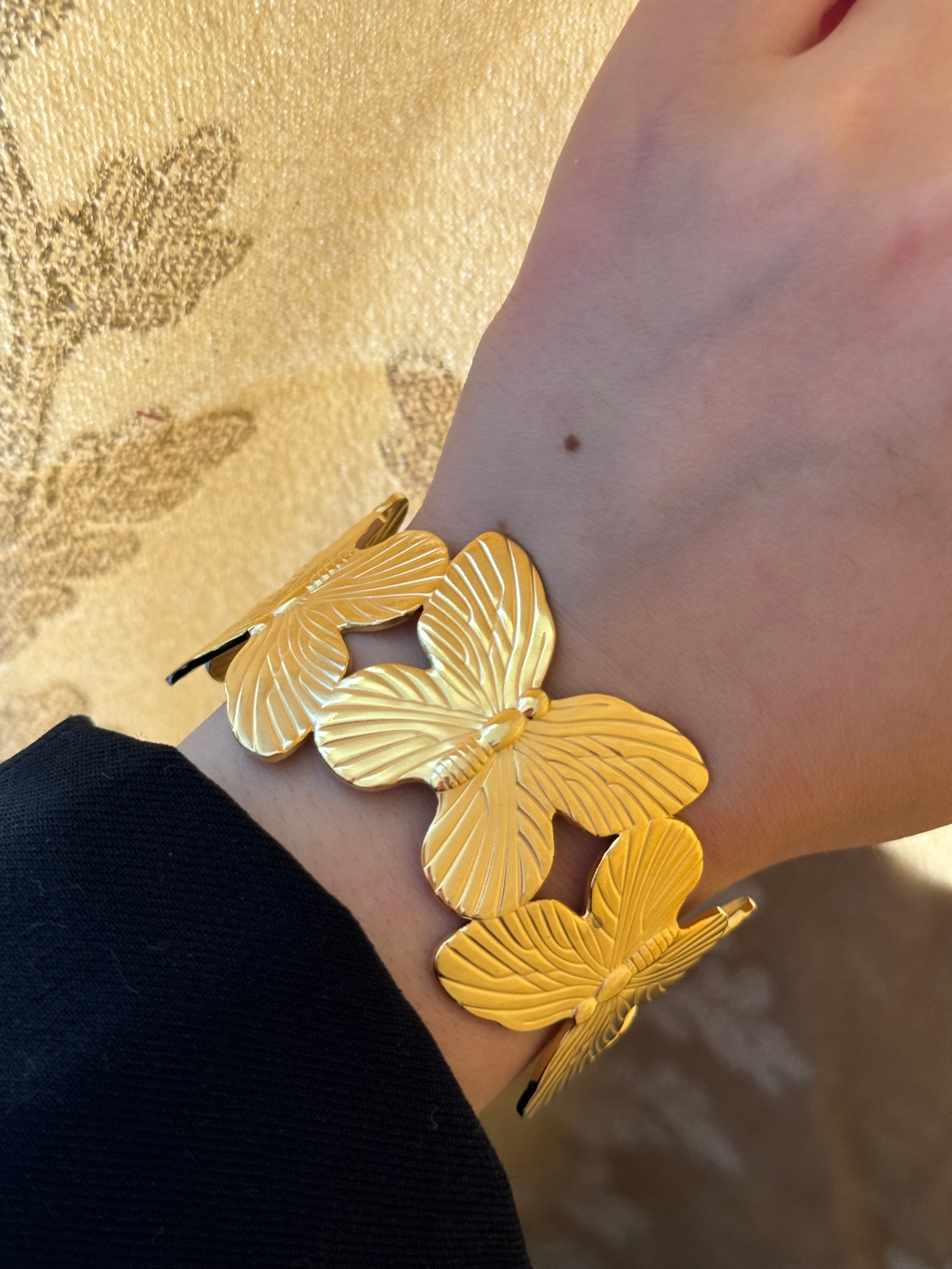 Butterfly cuff