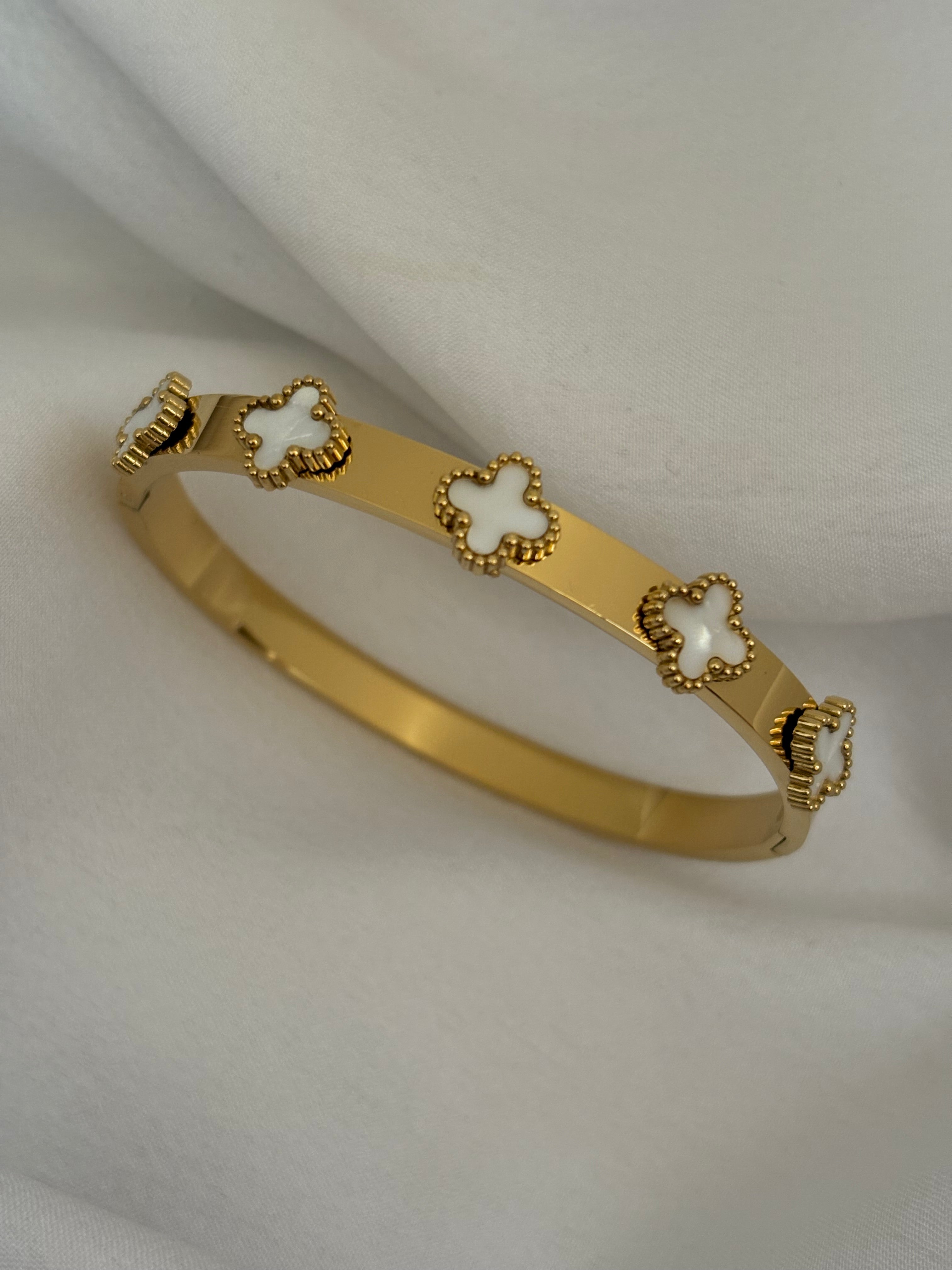 Clover bracelet