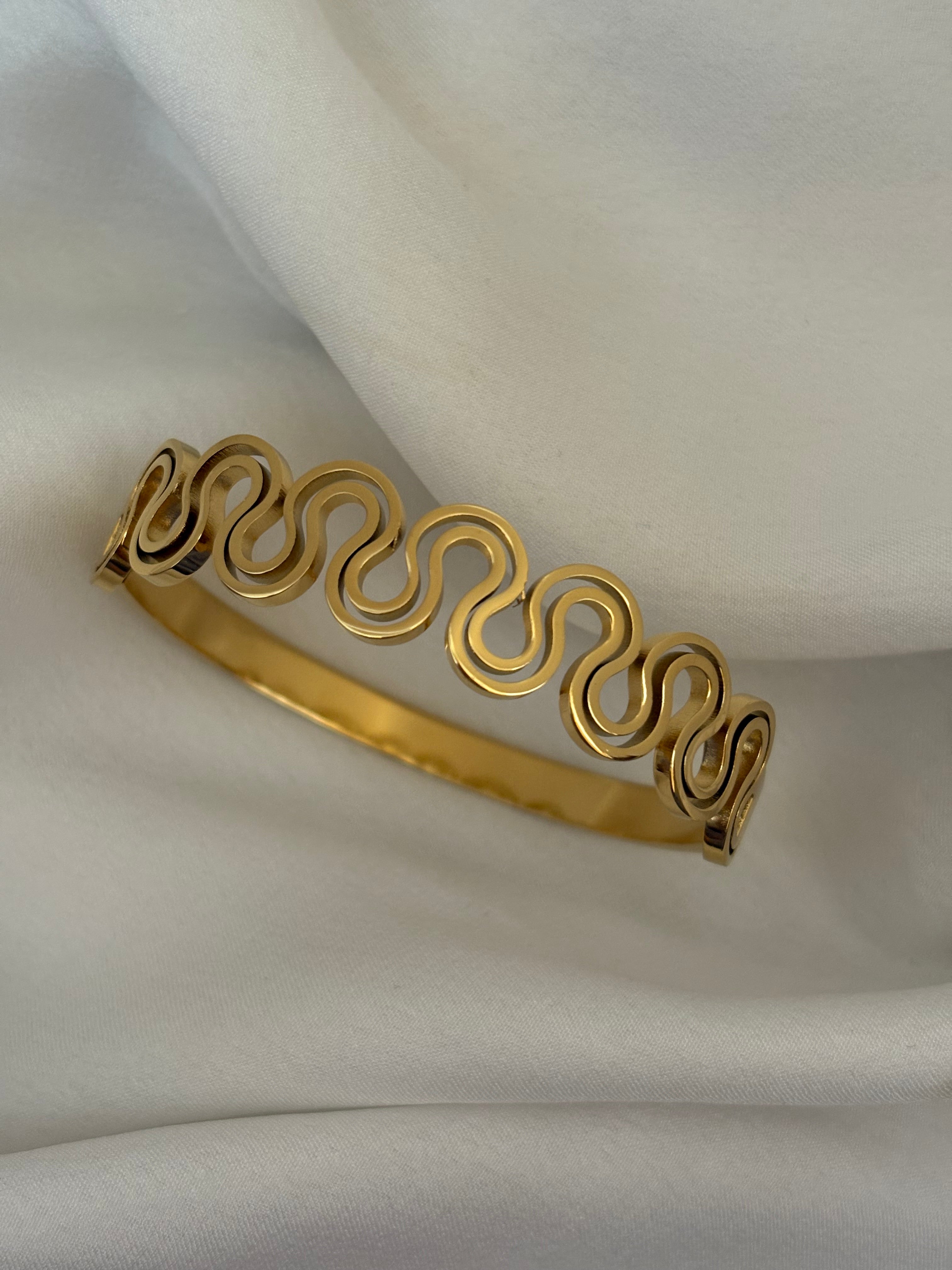Wiggle bracelet