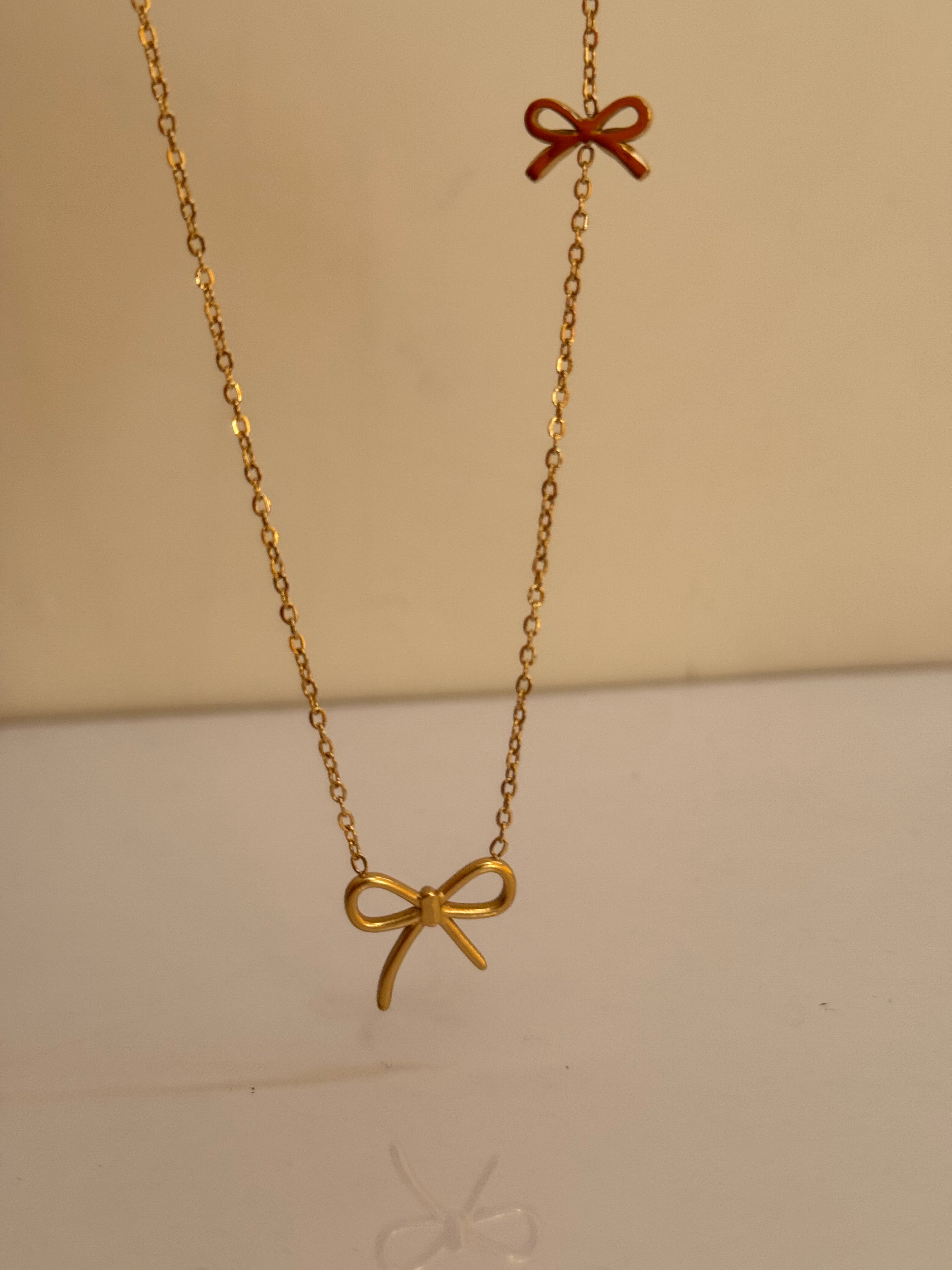 Ribbon necklace