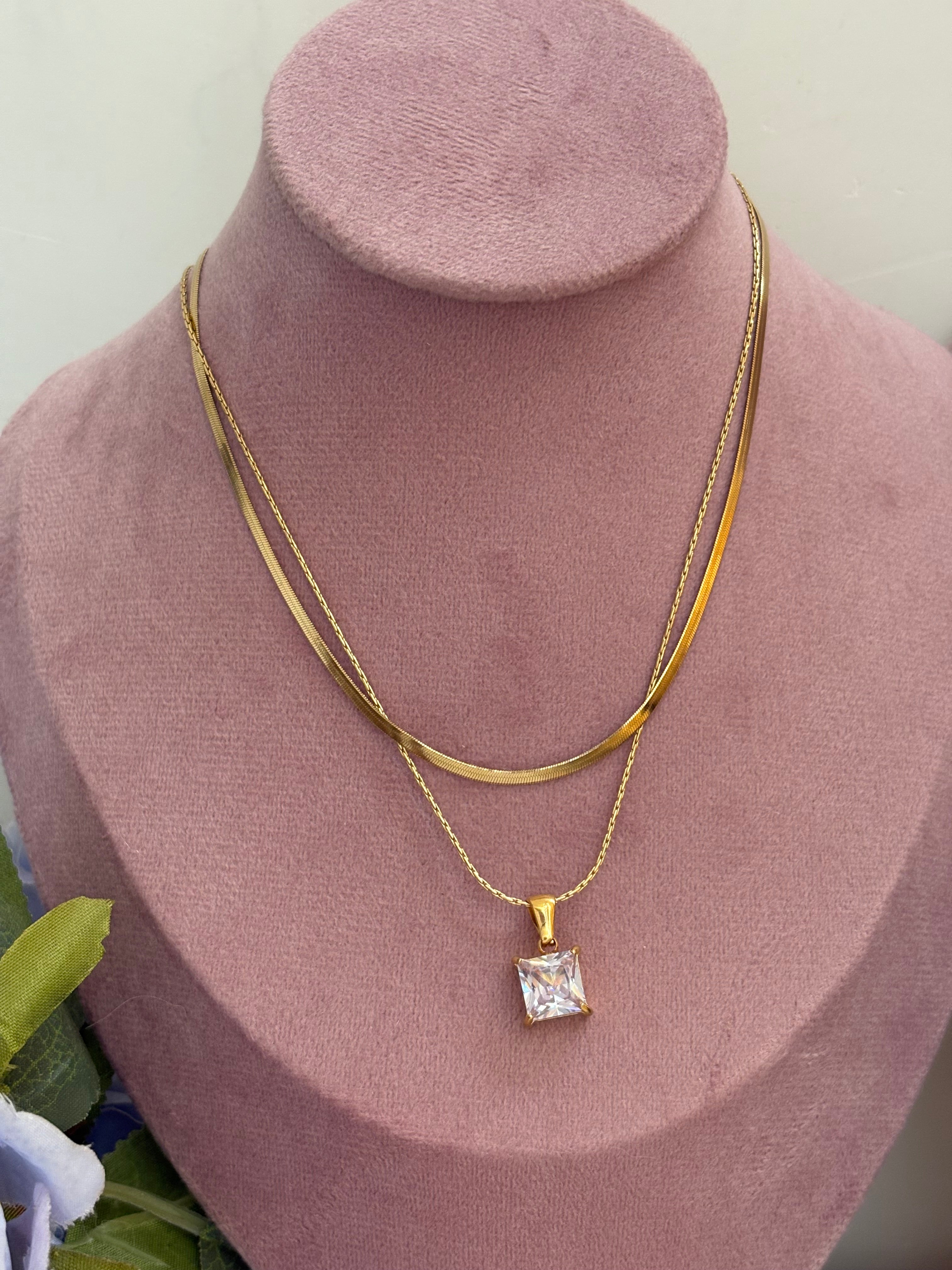 Sara necklace