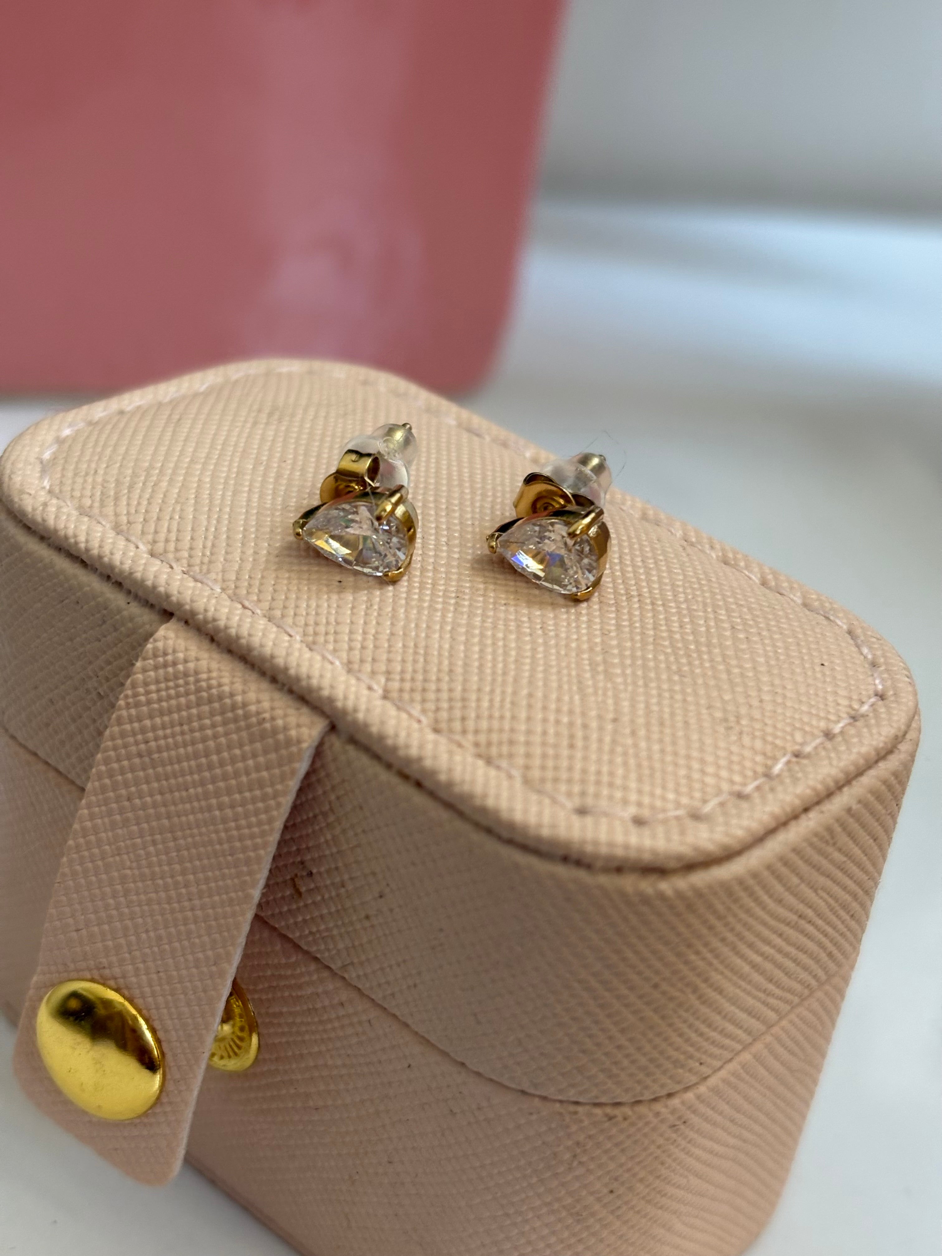 Teardrop studs